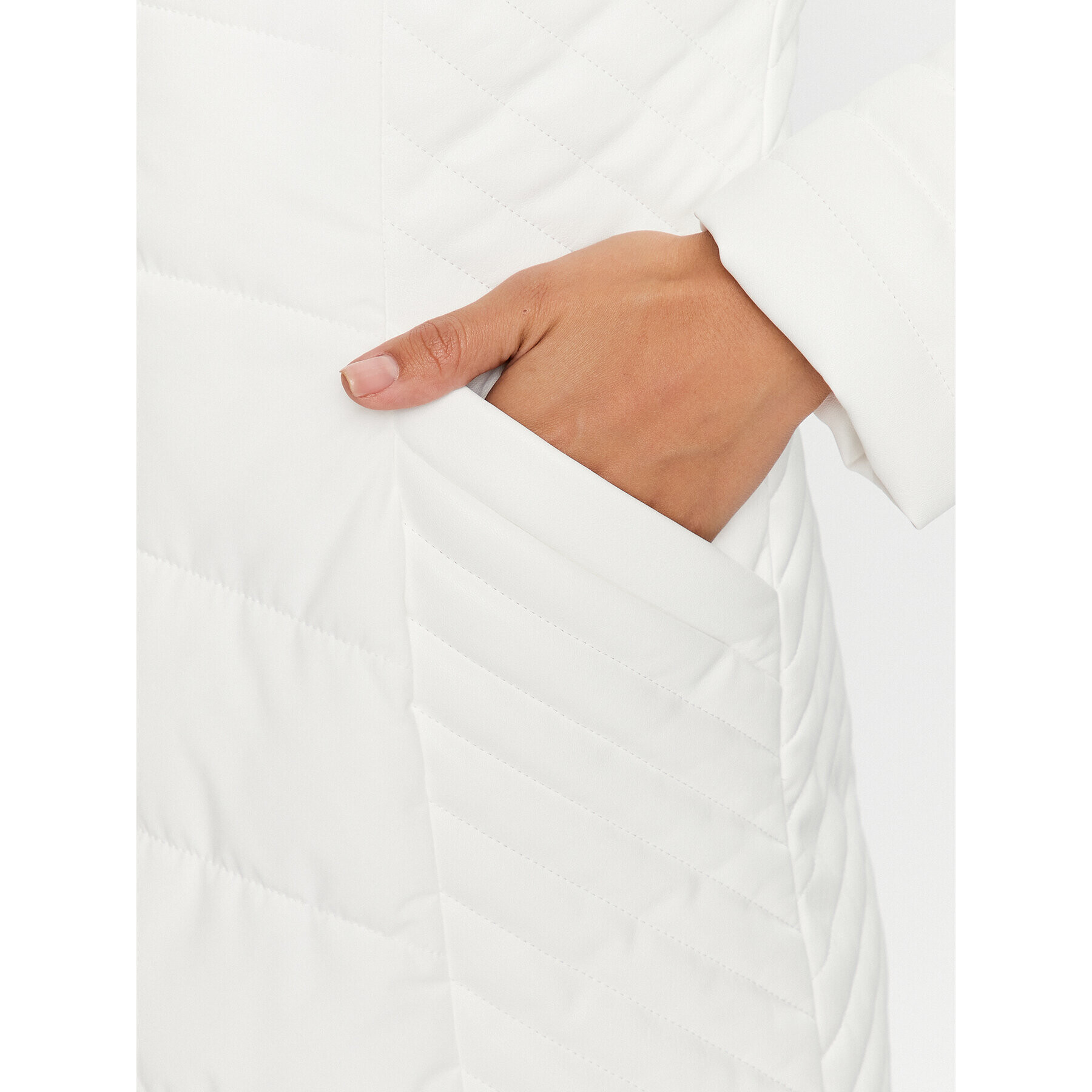 Guess Пухено яке Oxana W3BL26 W6NW2 Бял Regular Fit - Pepit.bg