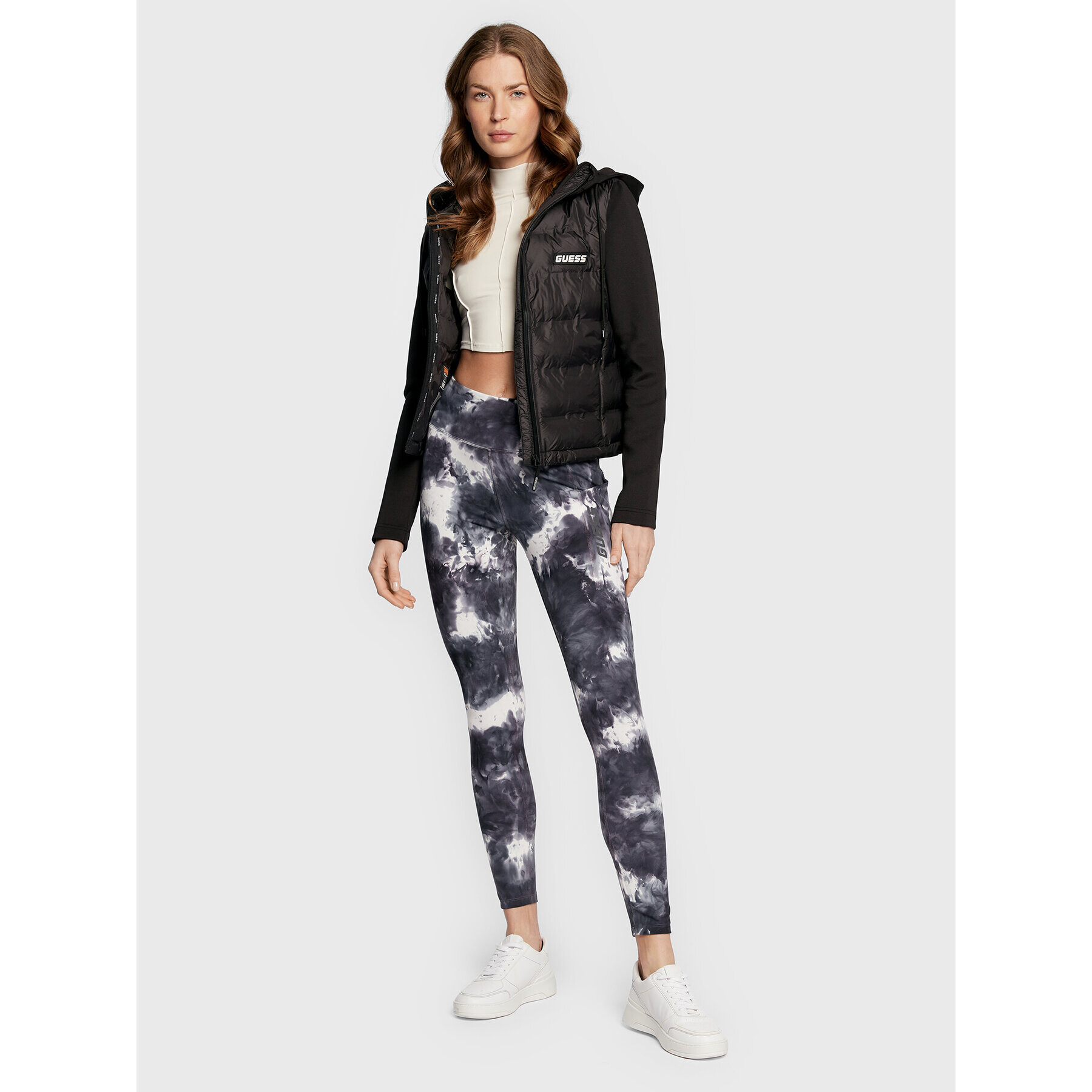 Guess Пухено яке V2BL02 WEXC0 Черен Regular Fit - Pepit.bg