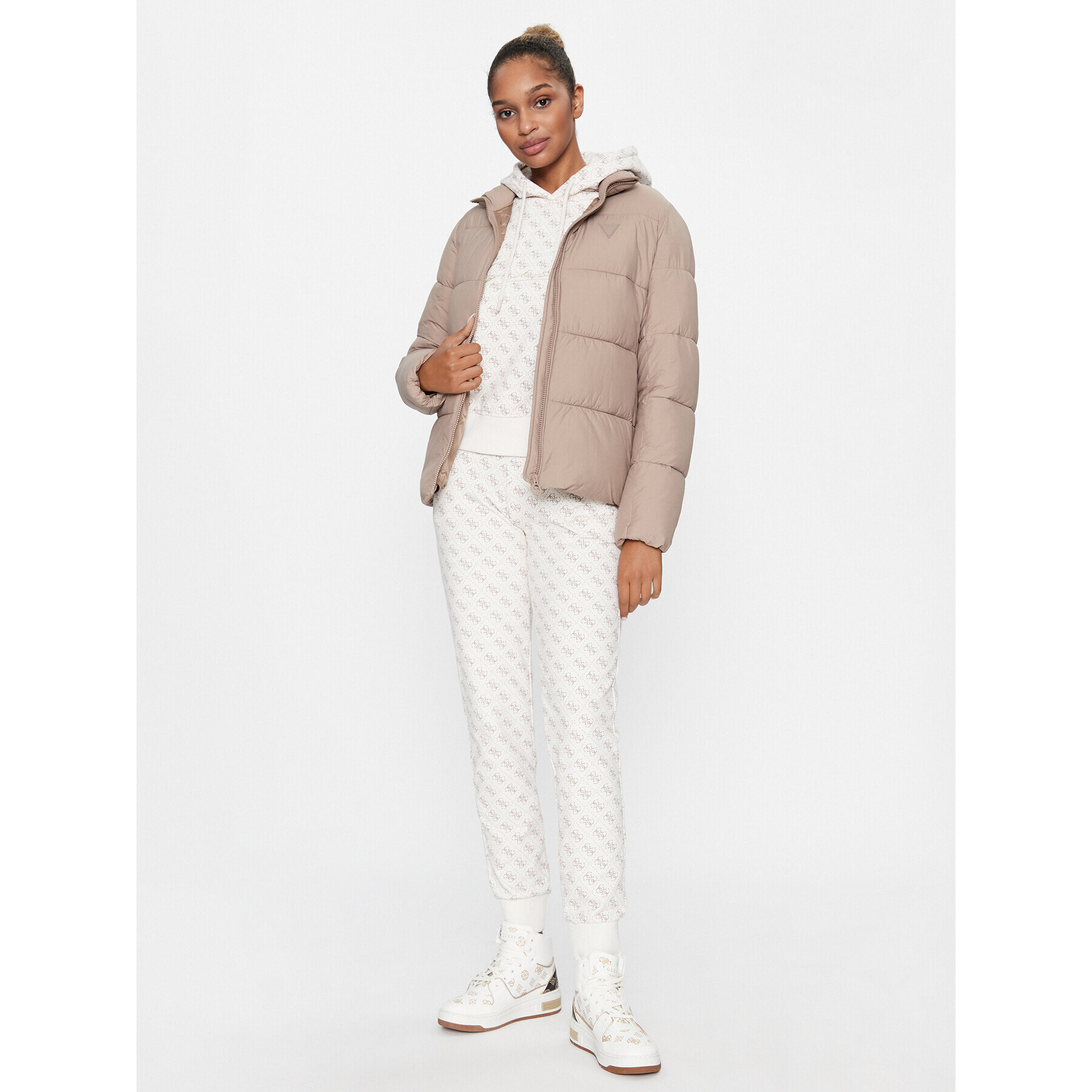 Guess Пухено яке V3BL13 WFUD0 Бежов Regular Fit - Pepit.bg