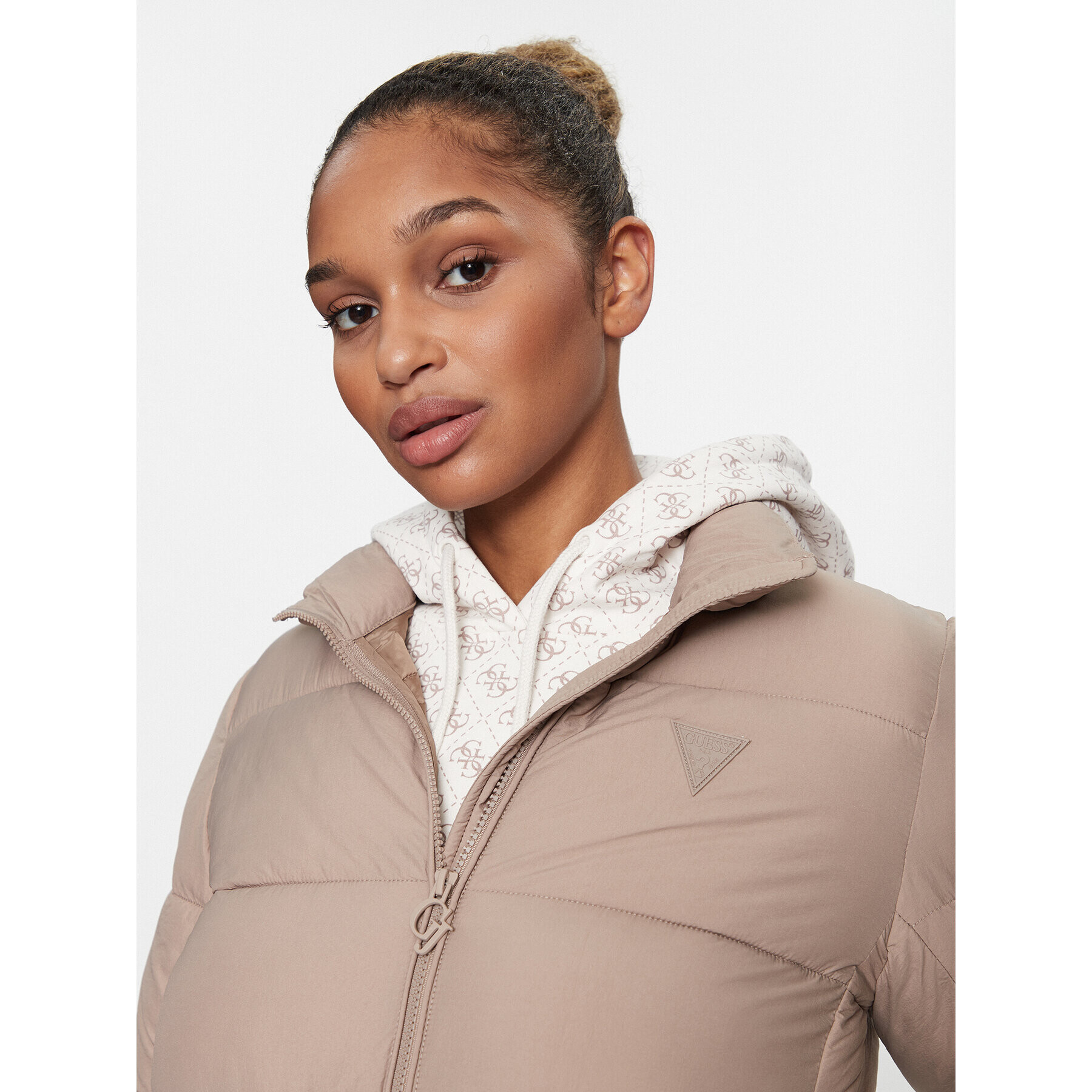 Guess Пухено яке V3BL13 WFUD0 Бежов Regular Fit - Pepit.bg