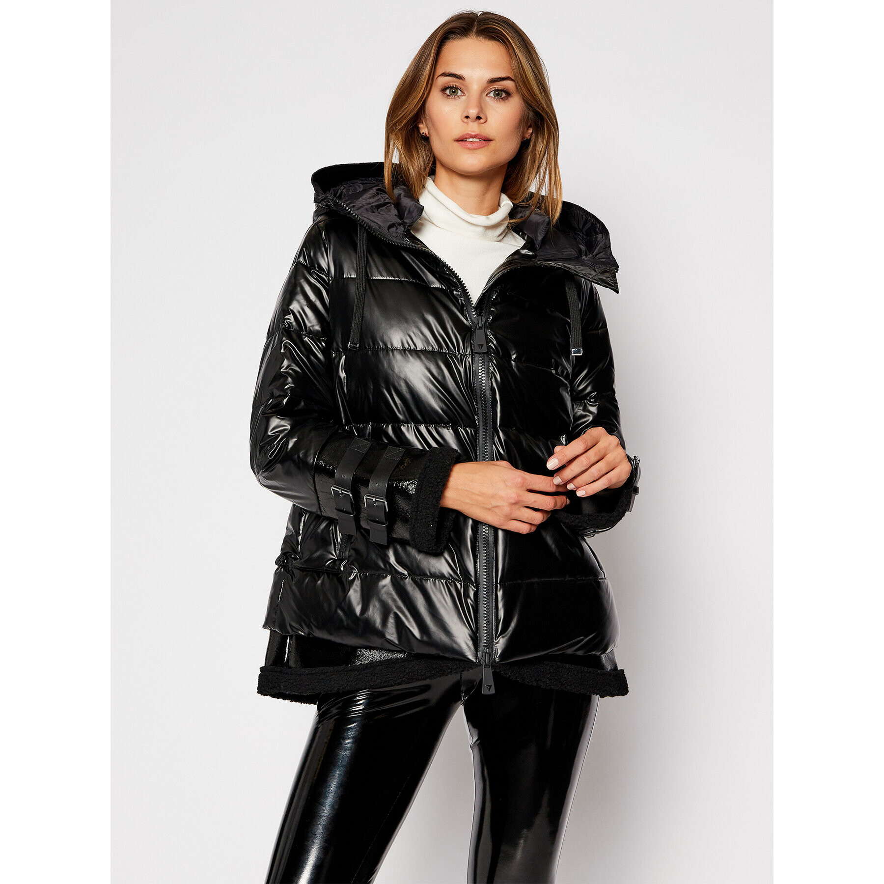 Guess Пухено яке Vanessa W0BL19 WDAL0 Черен Regular Fit - Pepit.bg