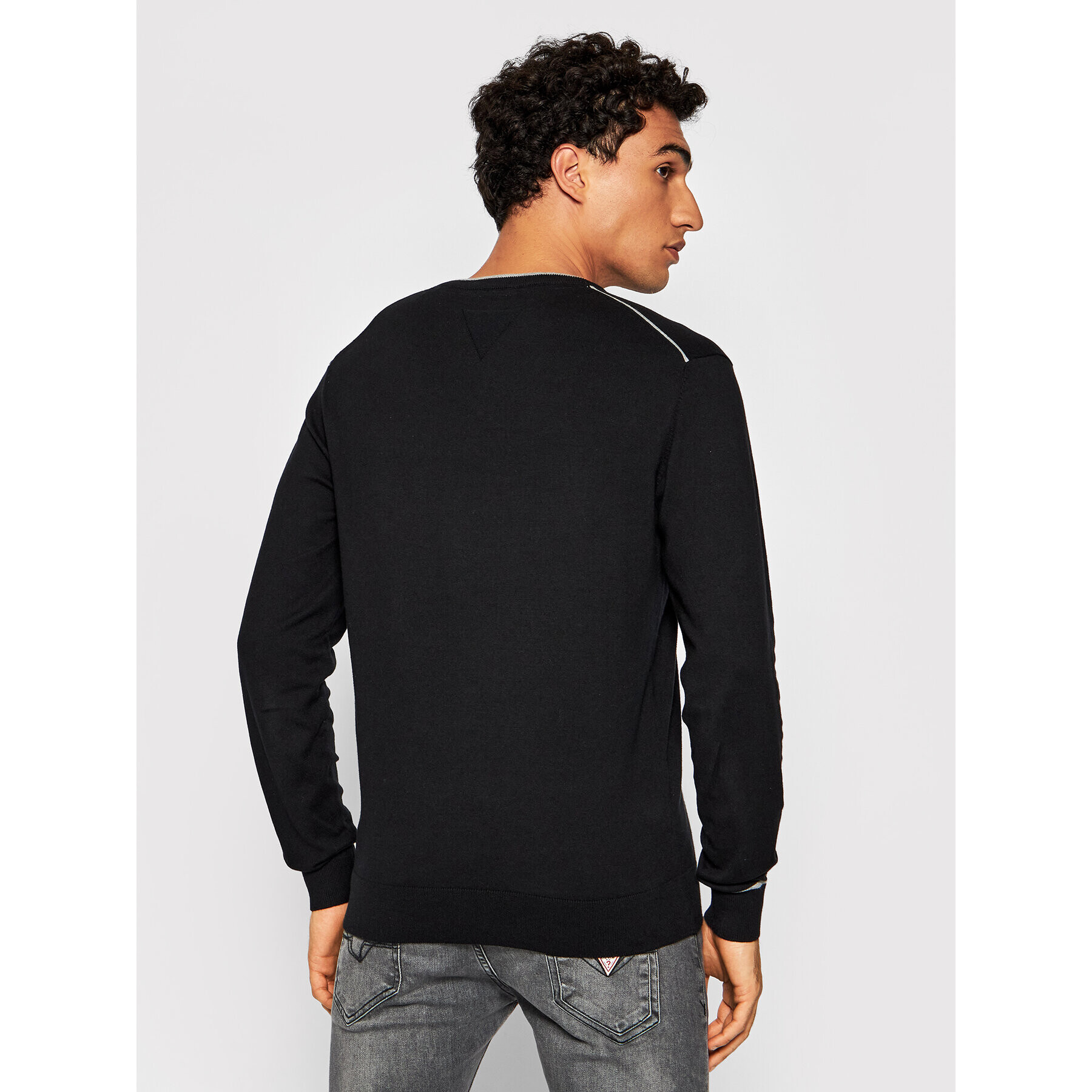 Guess Пуловер Kenny M1YR55 Z2SA0 Черен Slim Fit - Pepit.bg