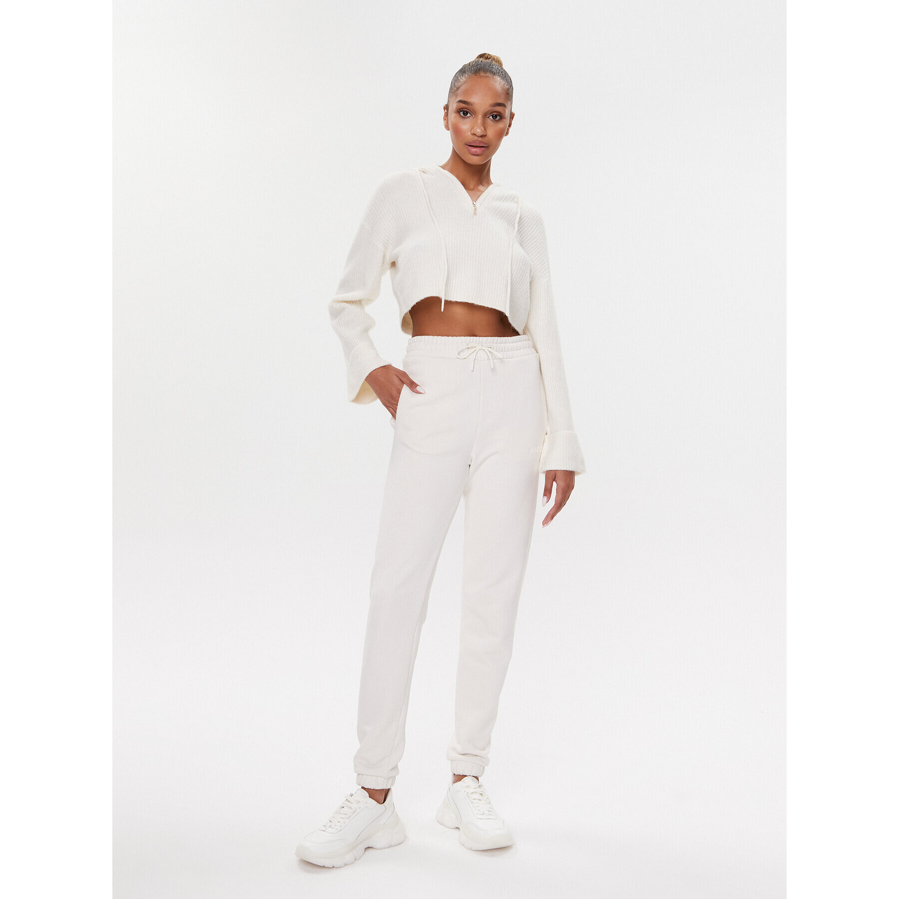 Guess Пуловер Tokyo W3BR59 Z3B50 Бял Regular Fit - Pepit.bg