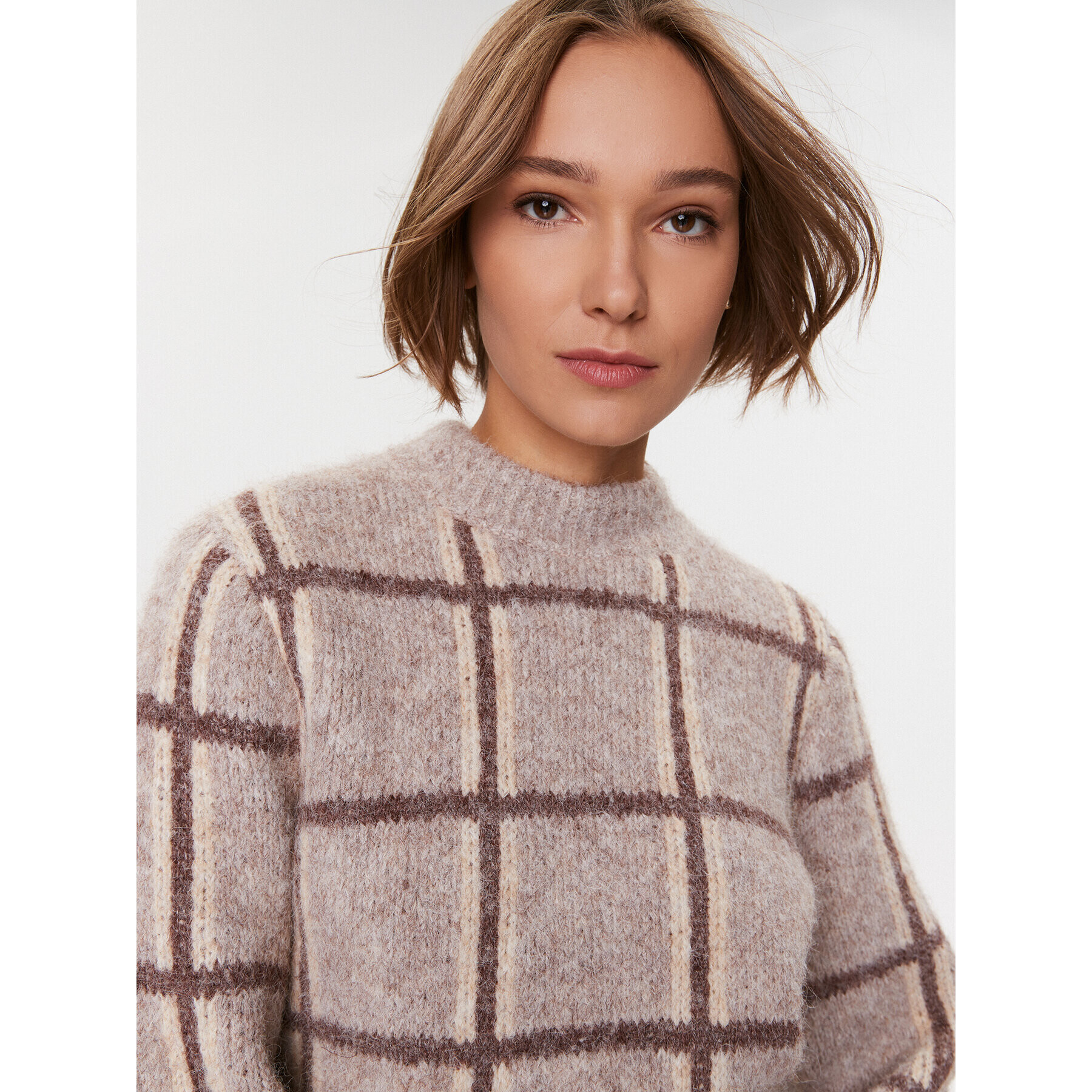 Guess Пуловер W3BR78 Z3BP0 Бежов Regular Fit - Pepit.bg