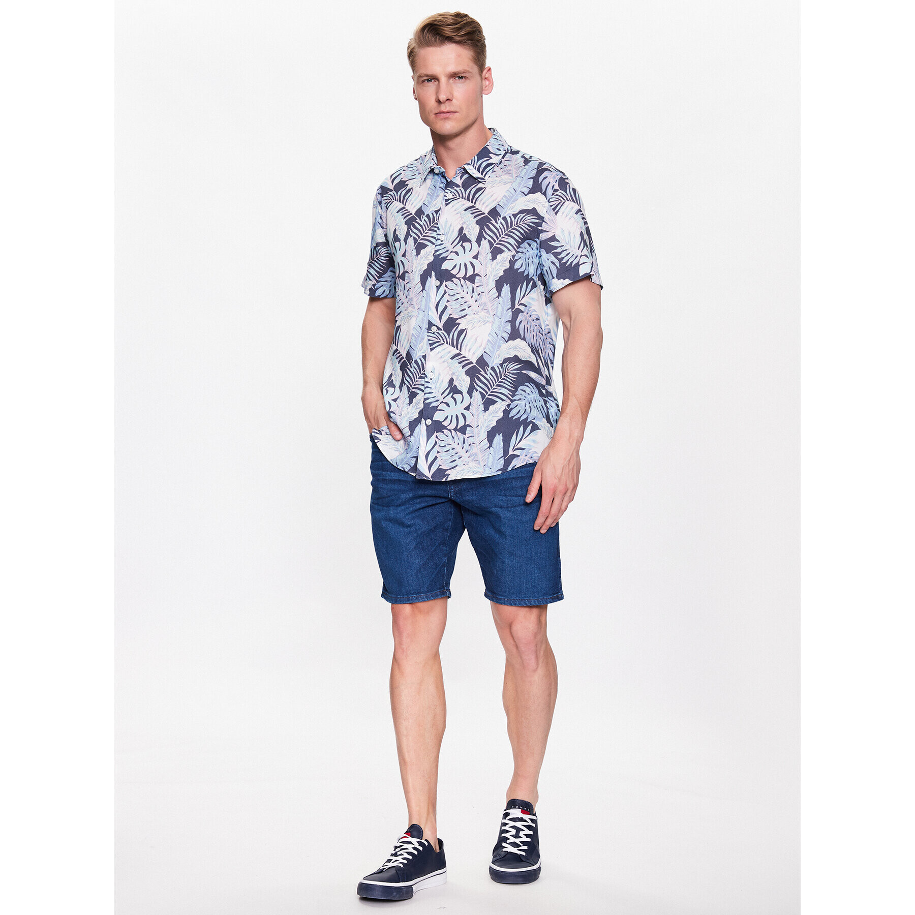 Guess Риза M3GH31 WD4Z2 Син Slim Fit - Pepit.bg