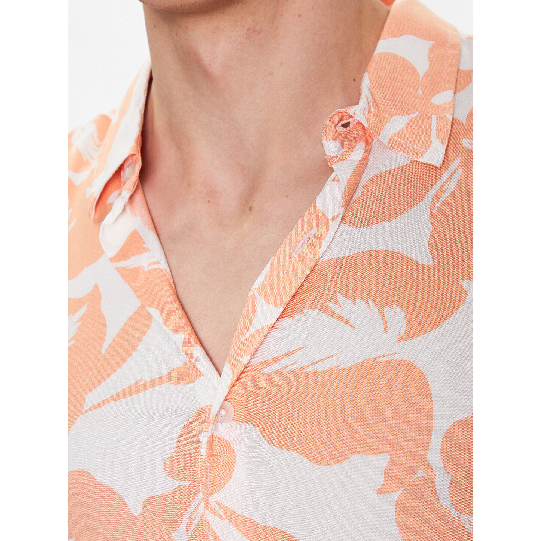 Guess Риза M3GH47 WD4Z2 Бежов Slim Fit - Pepit.bg