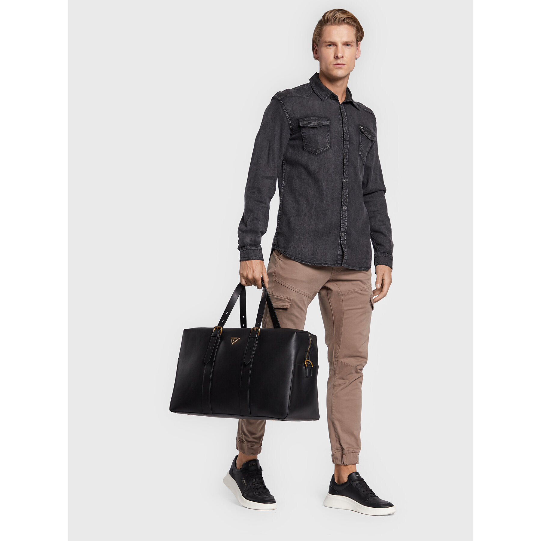 Guess Сак Scala Smart Duffle Bag TMESCA P2238 Черен - Pepit.bg