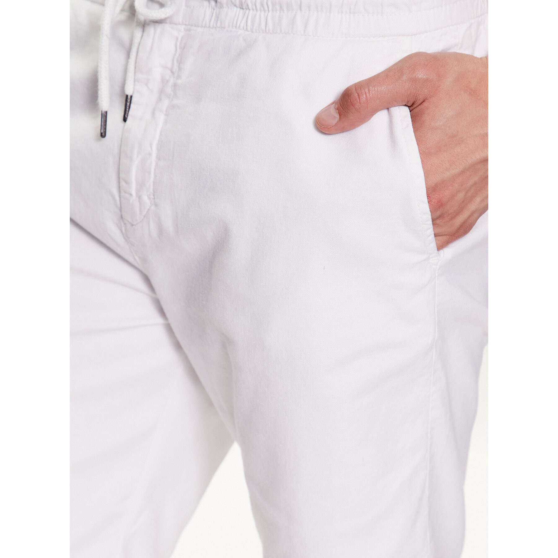 Guess Шорти от плат Mick M3GD02 WFBX3 Бял Loose Fit - Pepit.bg
