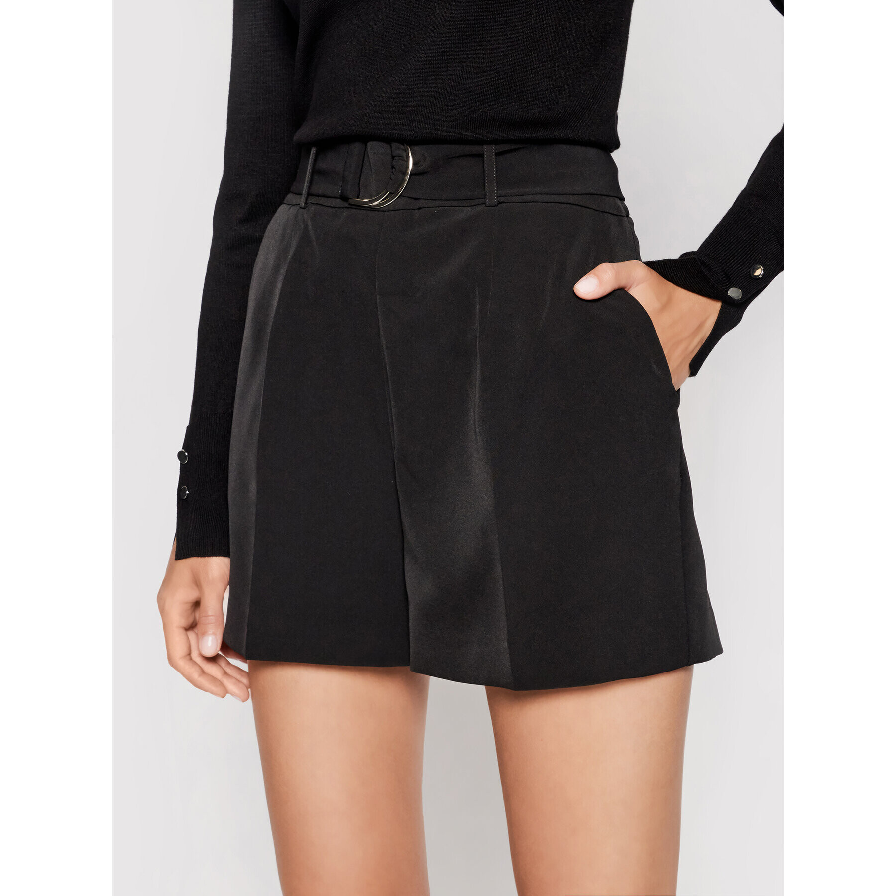 Guess Шорти от плат W1GD1E WB4H2 Черен Regular Fit - Pepit.bg