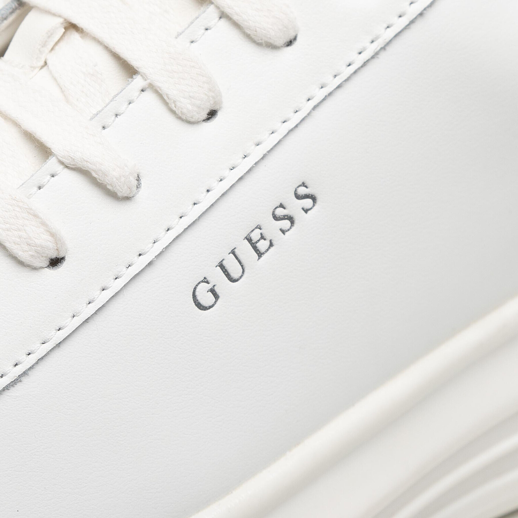 Guess Сникърси Salerno Carryvor FM7SRN FAL12 Бял - Pepit.bg