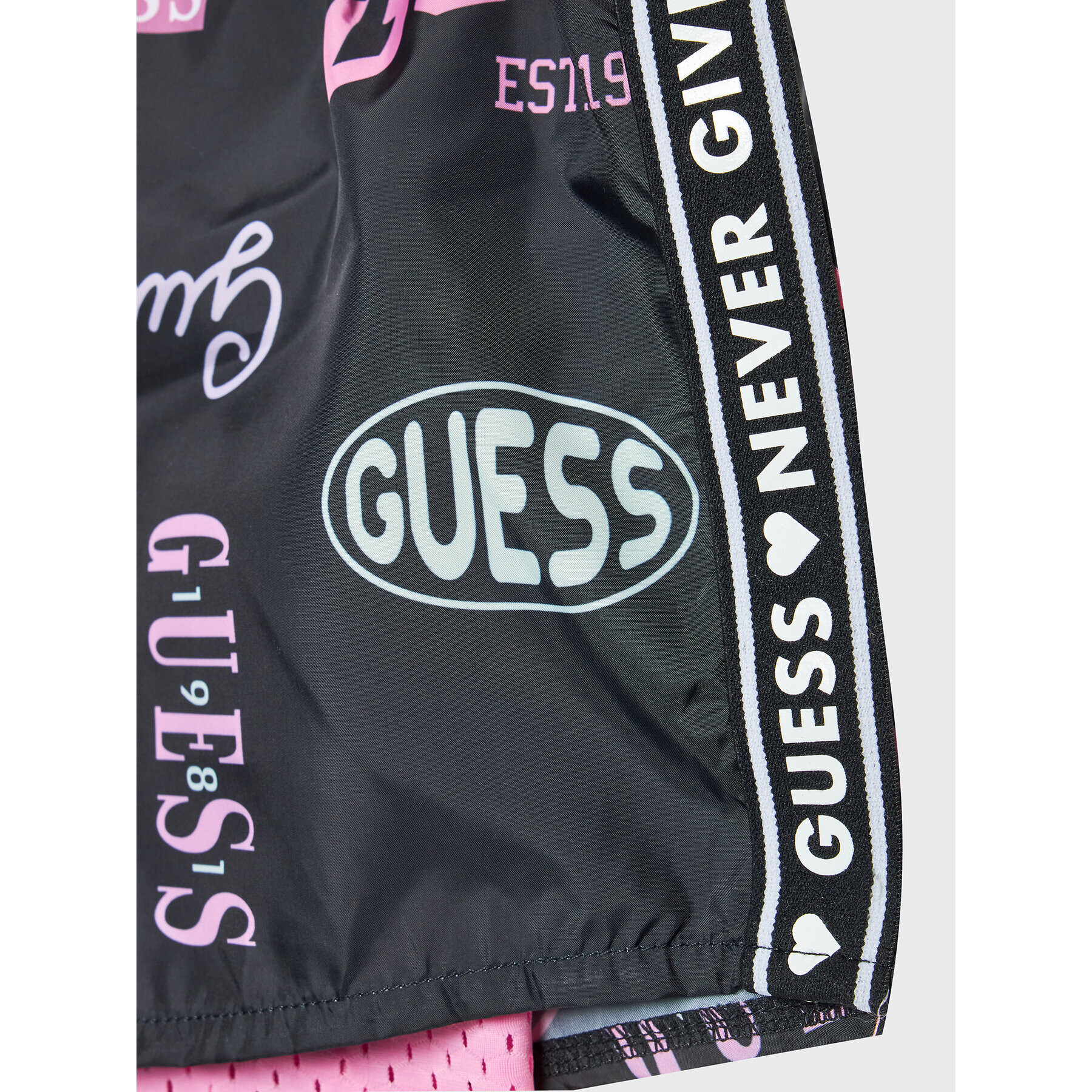 Guess Спортни шорти J3RD00 WDGX0 Черен Regular Fit - Pepit.bg