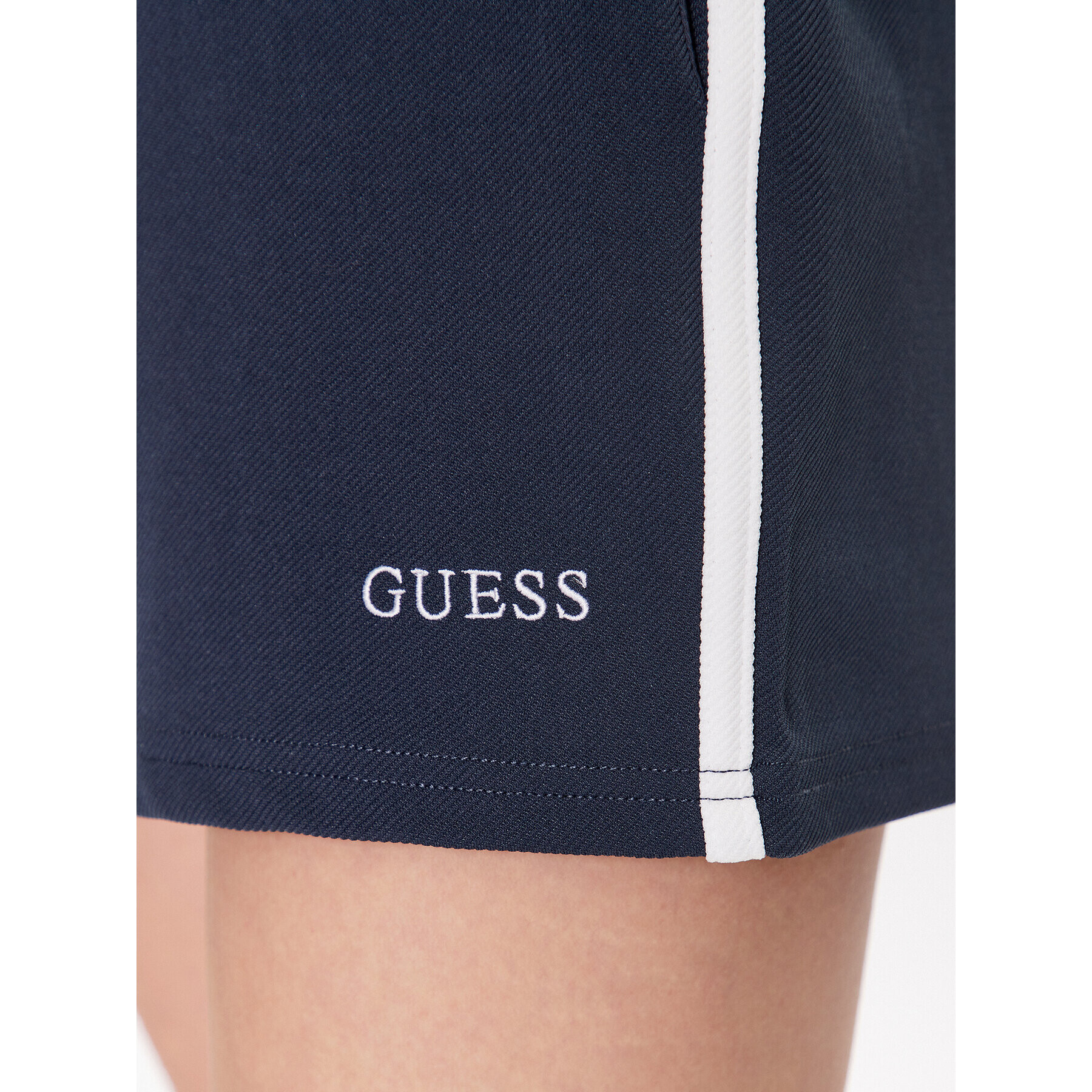 Guess Спортни шорти Signature V3GD00 KBO62 Тъмносин Loose Fit - Pepit.bg