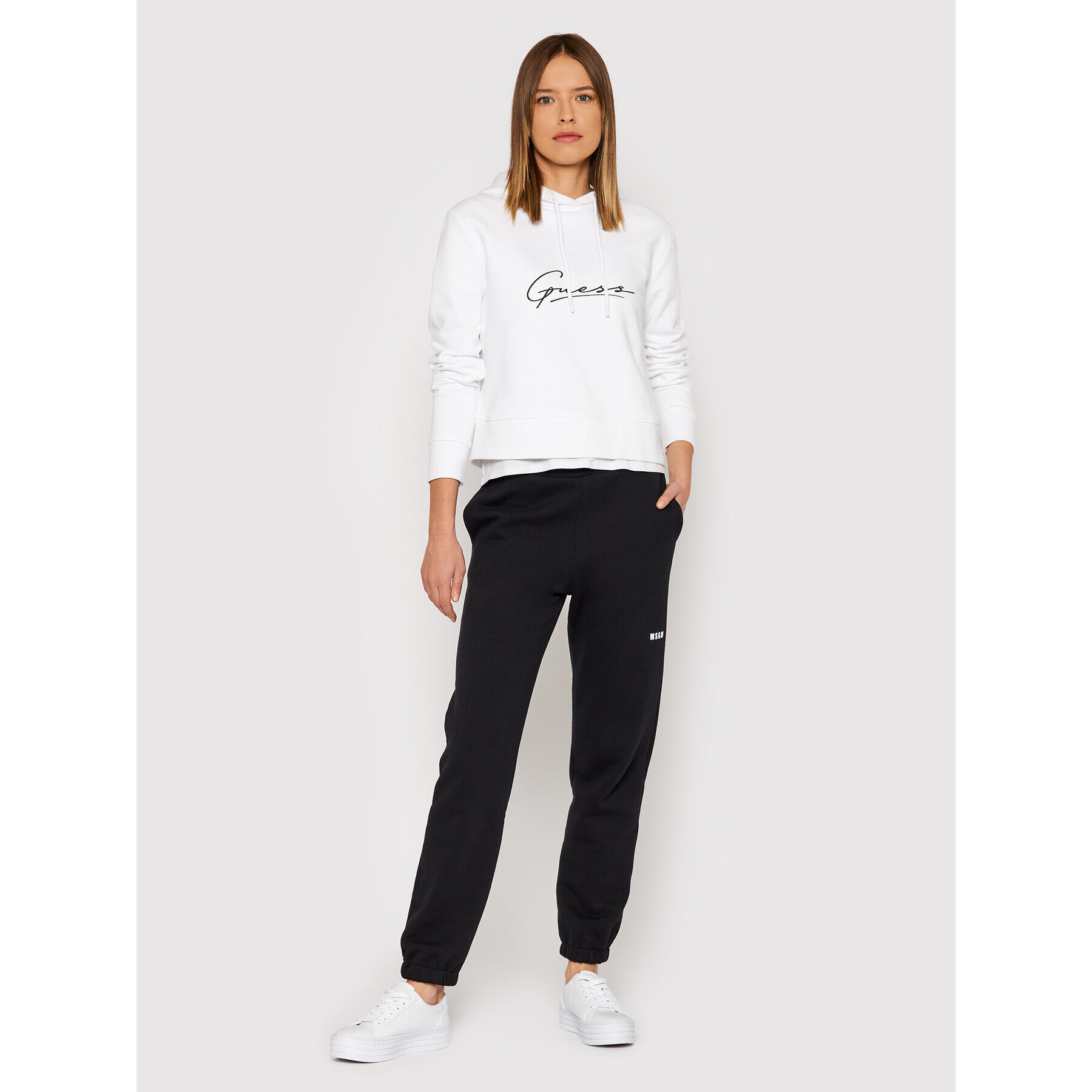 Guess Суитшърт Alexandra O1BA09 KAOR1 Бял Regular Fit - Pepit.bg