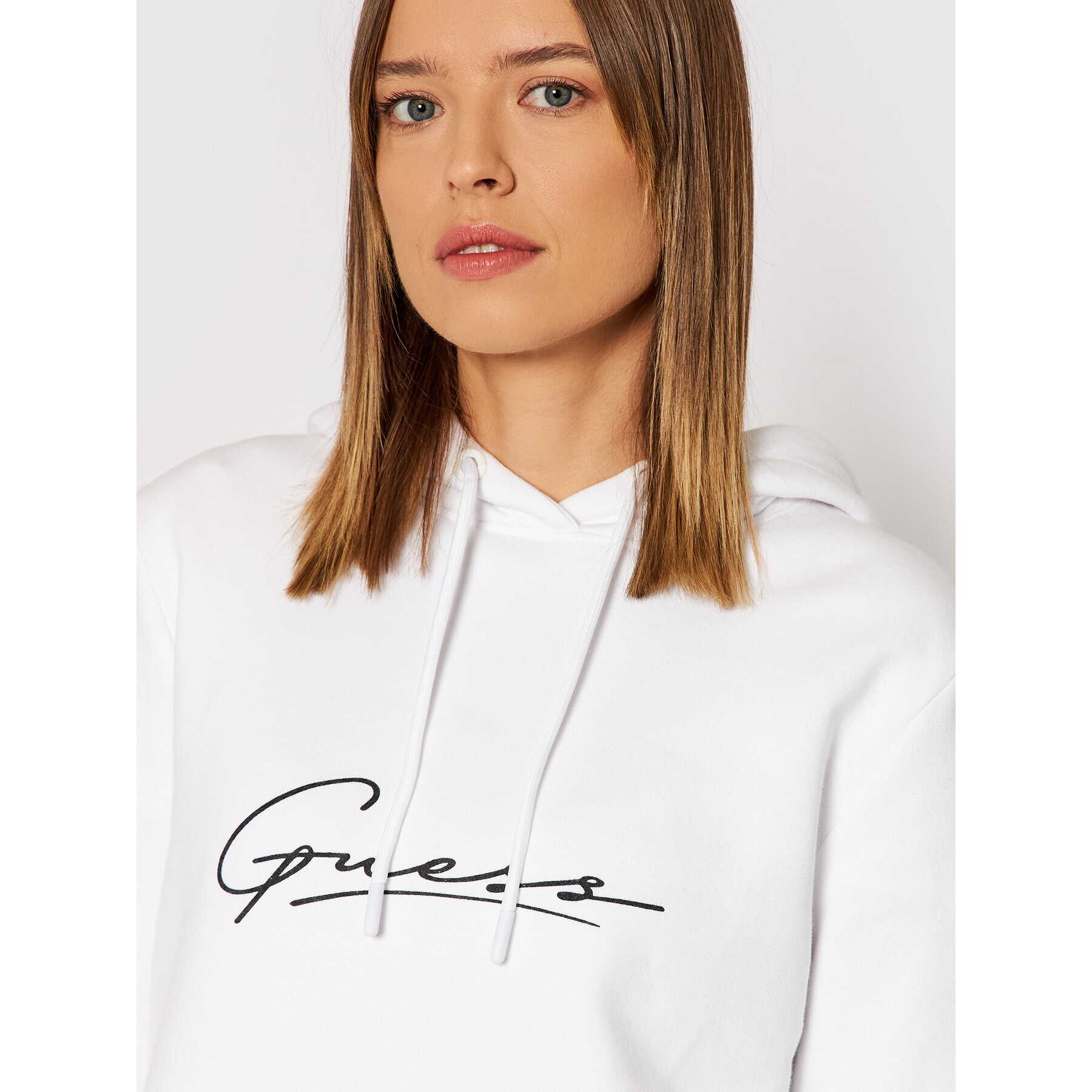Guess Суитшърт Alexandra O1BA09 KAOR1 Бял Regular Fit - Pepit.bg