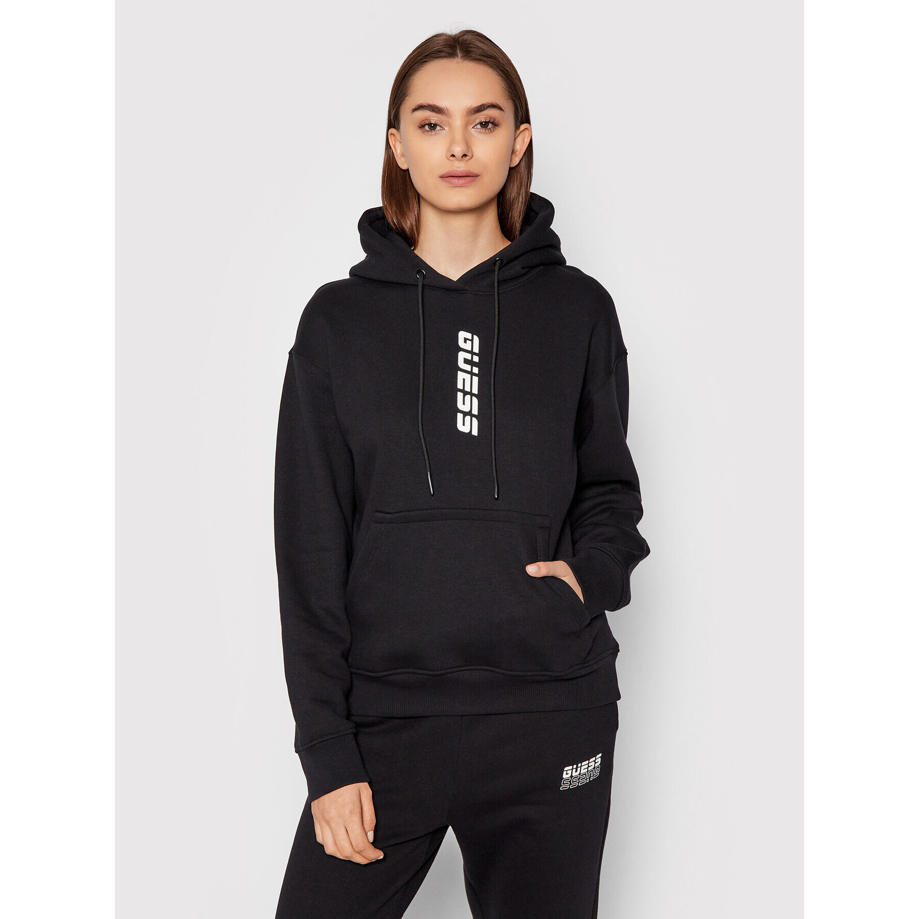 Guess Суитшърт Alisha O1BA00 K9V31 Черен Relaxed Fit - Pepit.bg