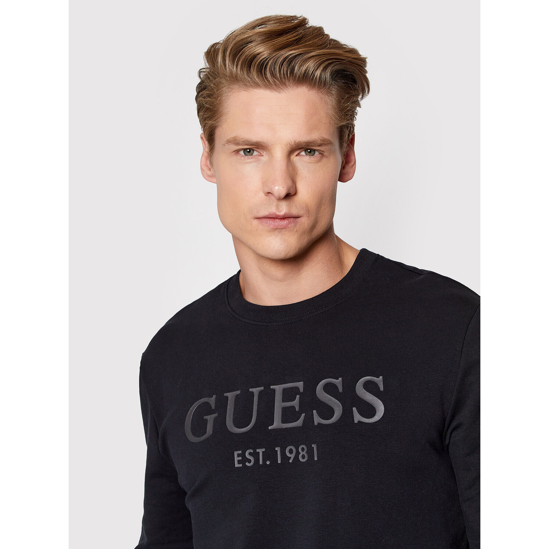 Guess Суитшърт Beau M2RQ08 K6ZS1 Черен Slim Fit - Pepit.bg