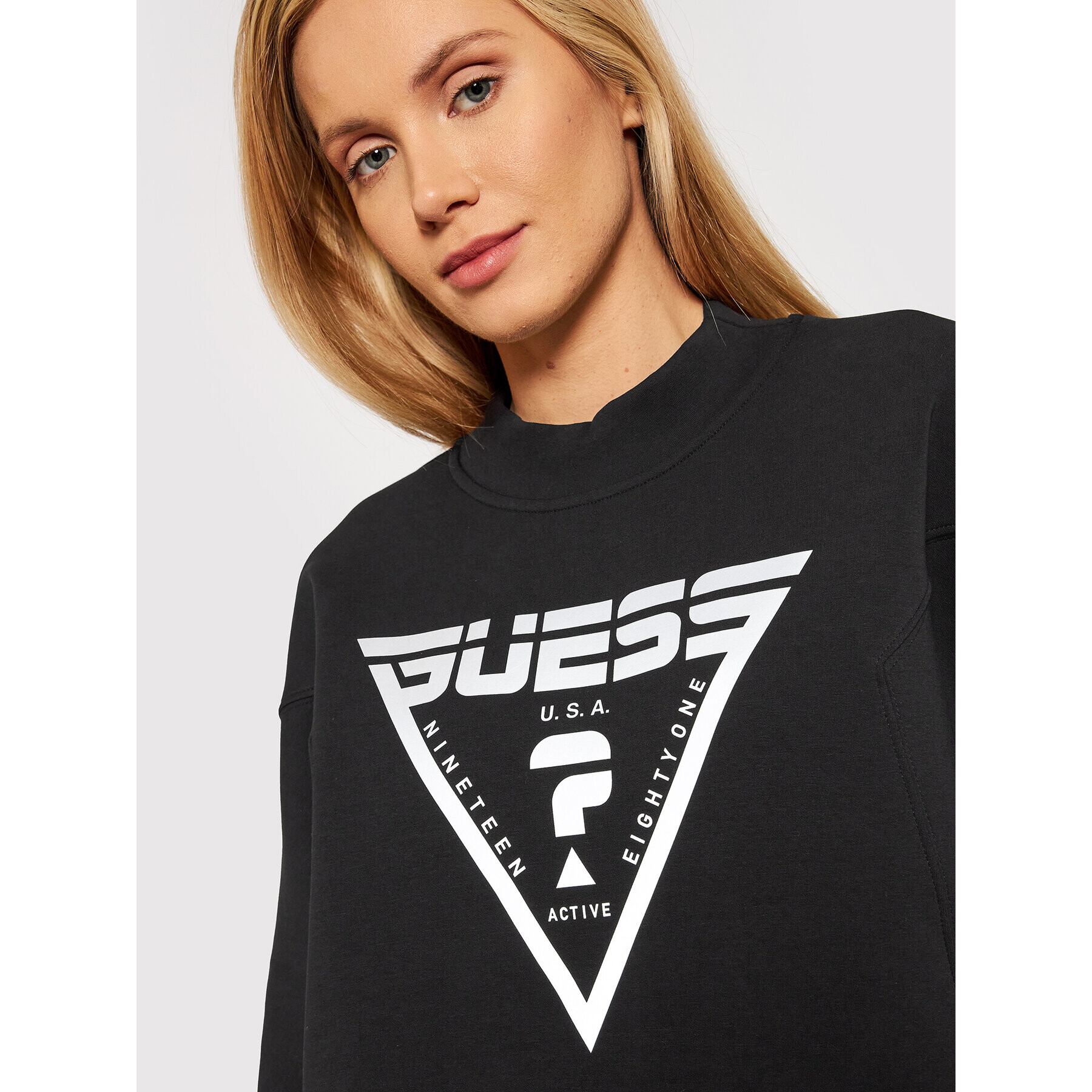 Guess Суитшърт Caren O1BA69 FL03S Черен Regular Fit - Pepit.bg