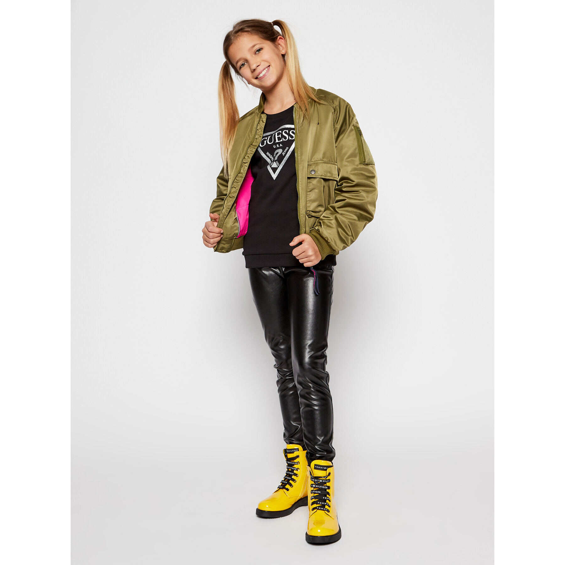 Guess Суитшърт J74Q10 K5WK0 Черен Regular Fit - Pepit.bg