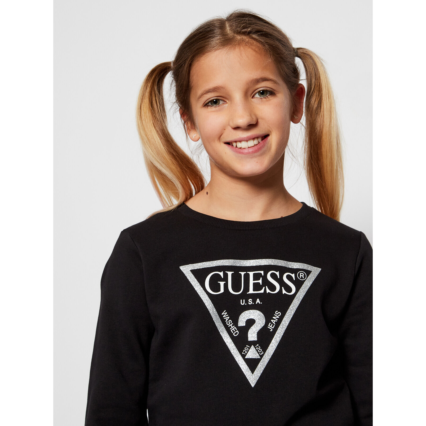 Guess Суитшърт J74Q10 K5WK0 Черен Regular Fit - Pepit.bg