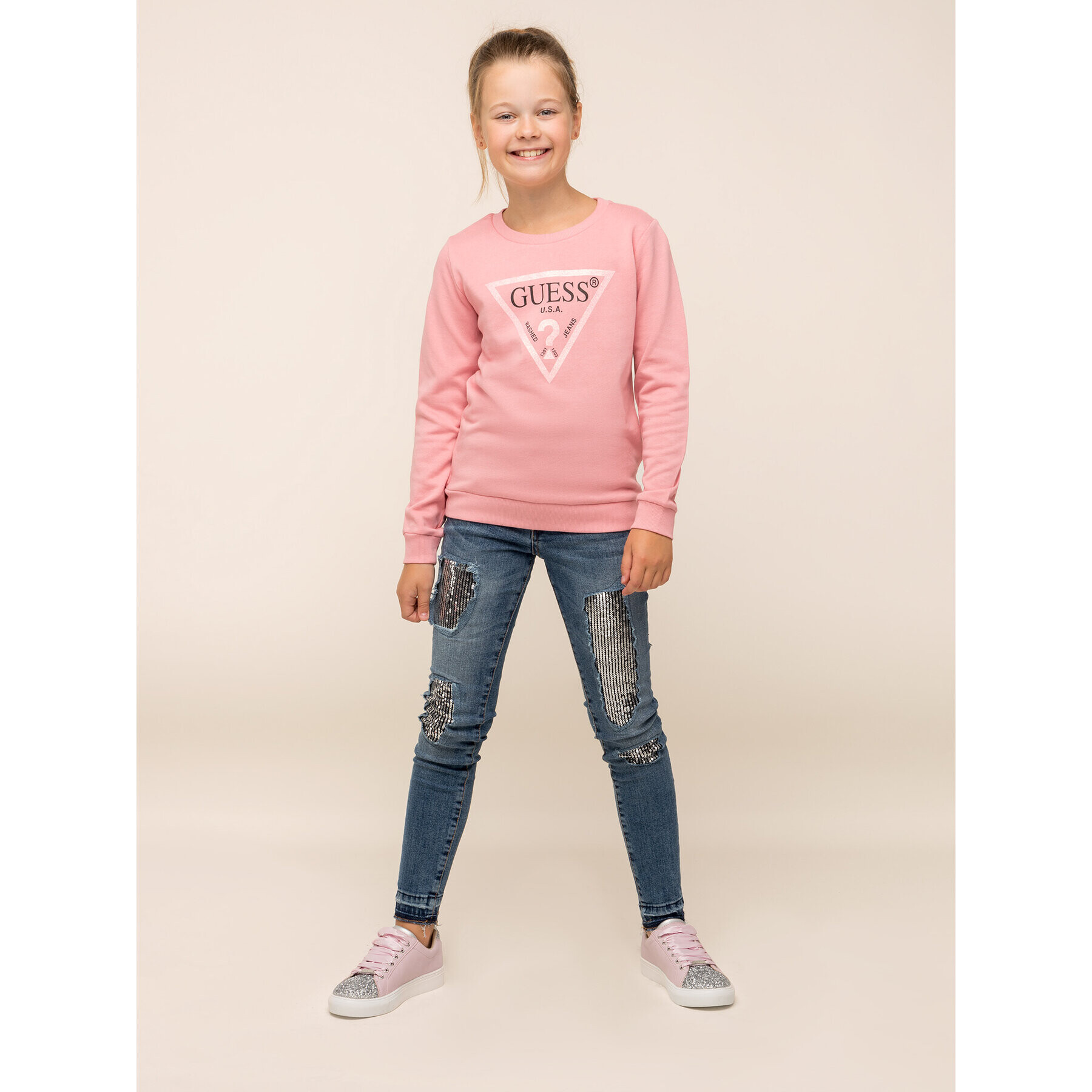 Guess Суитшърт J74Q10 K5WK0 Розов Regular Fit - Pepit.bg