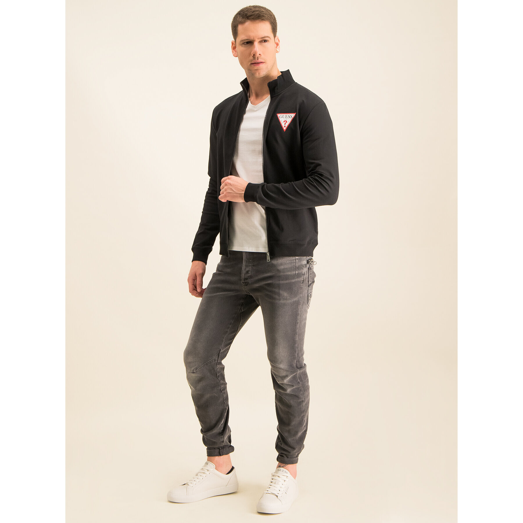 Guess Суитшърт M01Q42 K6ZS0 Черен Slim Fit - Pepit.bg