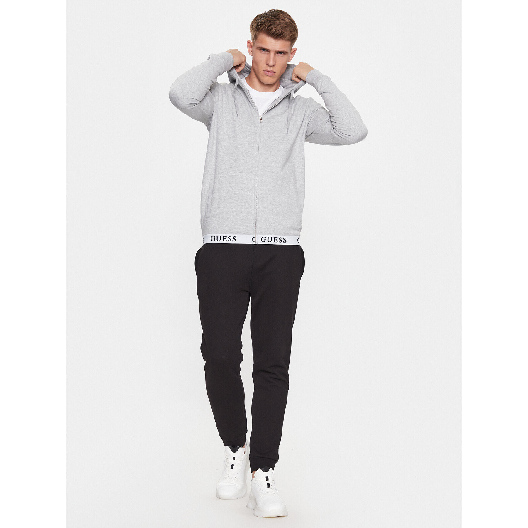 Guess Суитшърт U3YQ00 KBS91 Сив Regular Fit - Pepit.bg