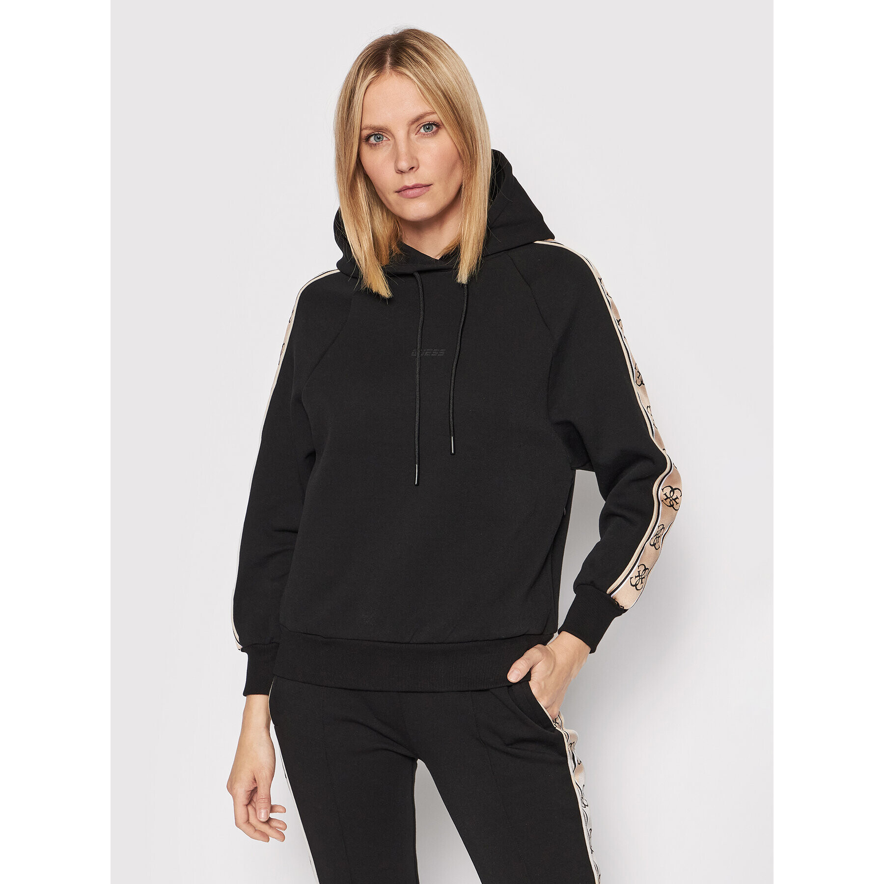 Guess Суитшърт V2RQ03 KA3P1 Черен Regular Fit - Pepit.bg