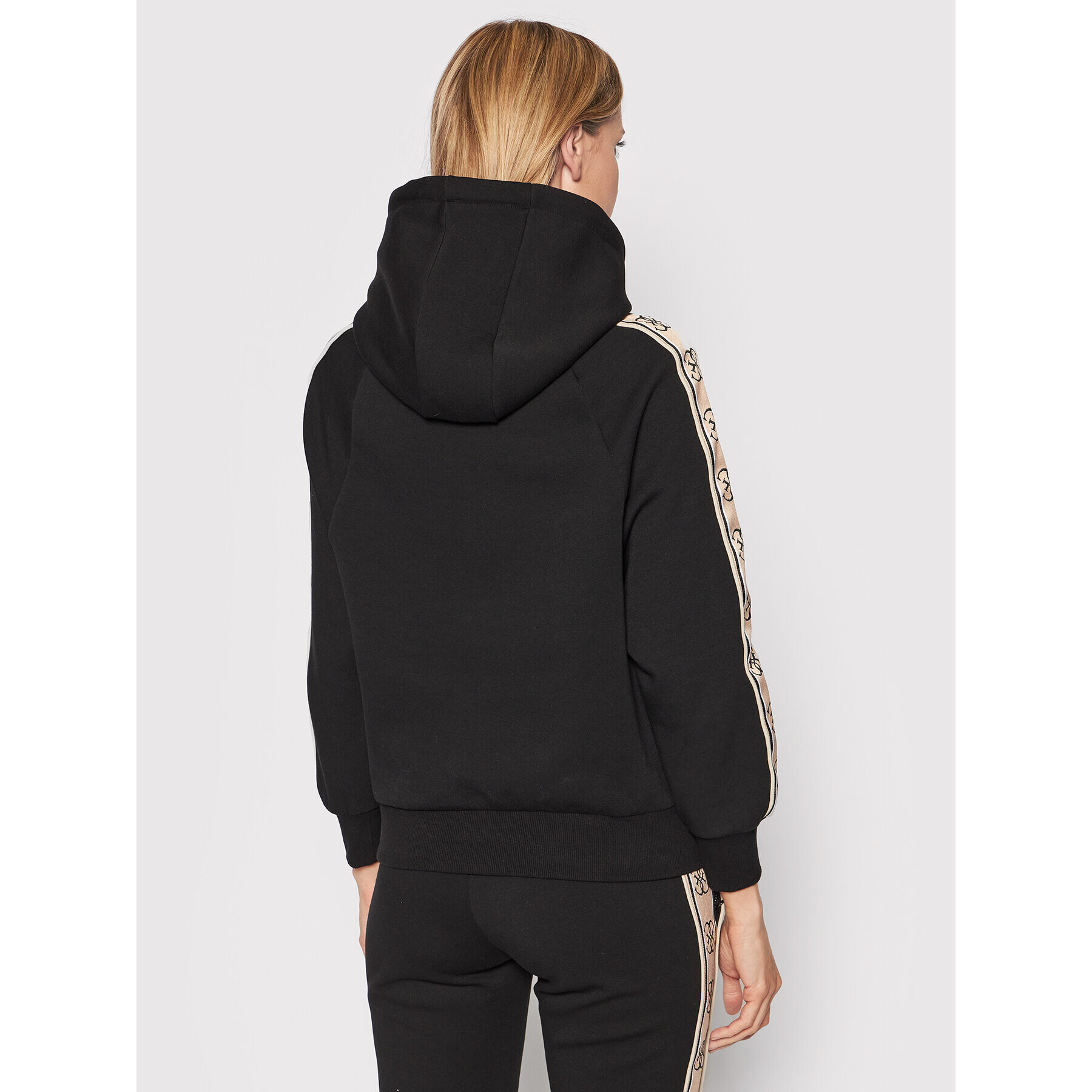 Guess Суитшърт V2RQ03 KA3P1 Черен Regular Fit - Pepit.bg