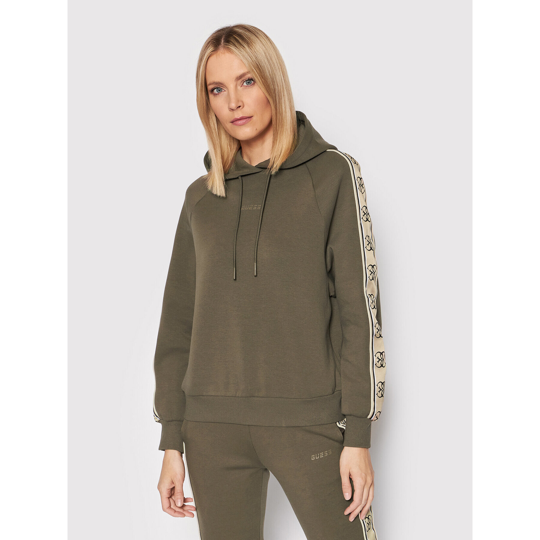 Guess Суитшърт V2RQ03 KA3P1 Кафяв Regular Fit - Pepit.bg