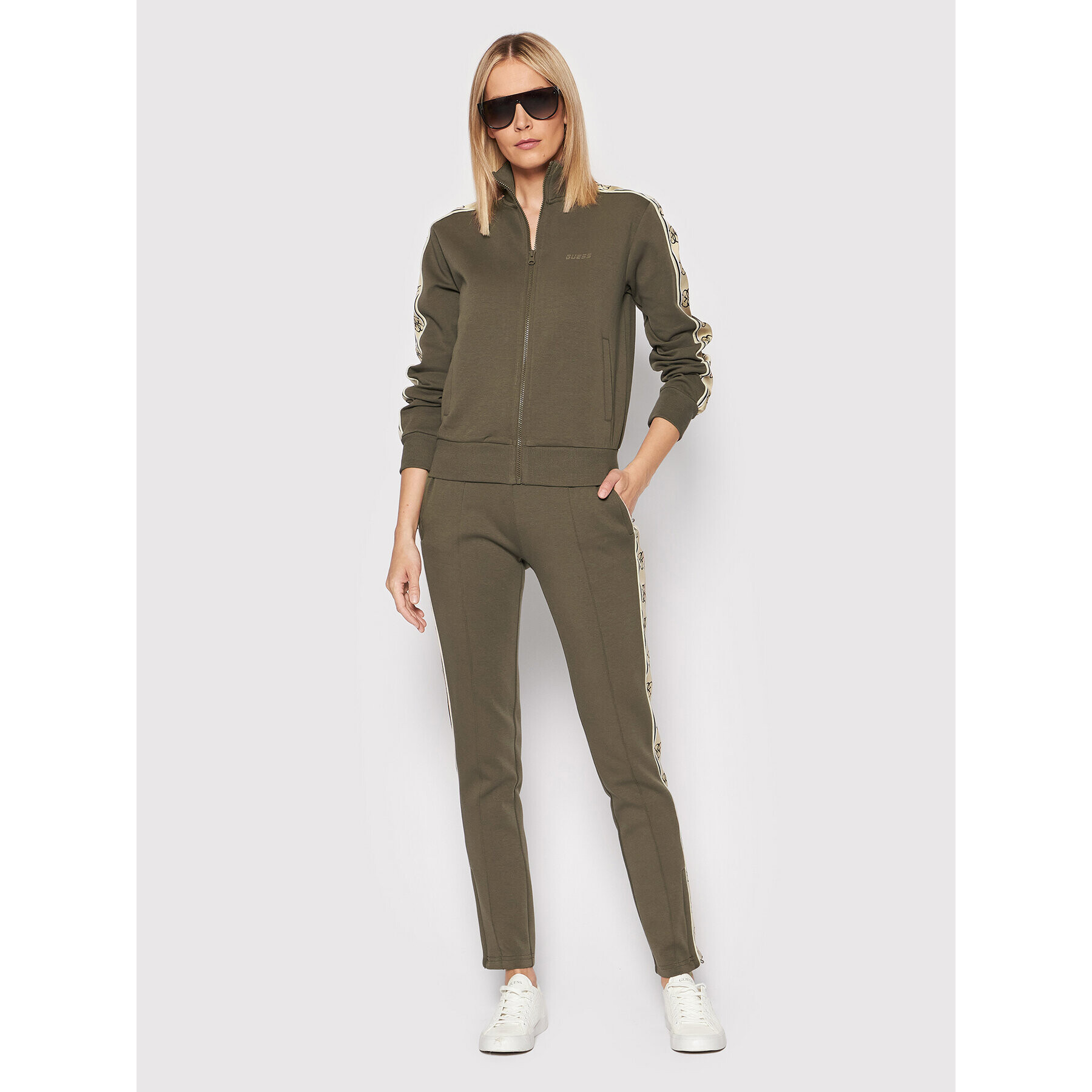 Guess Суитшърт V2RQ04 KA3P1 Кафяв Regular Fit - Pepit.bg