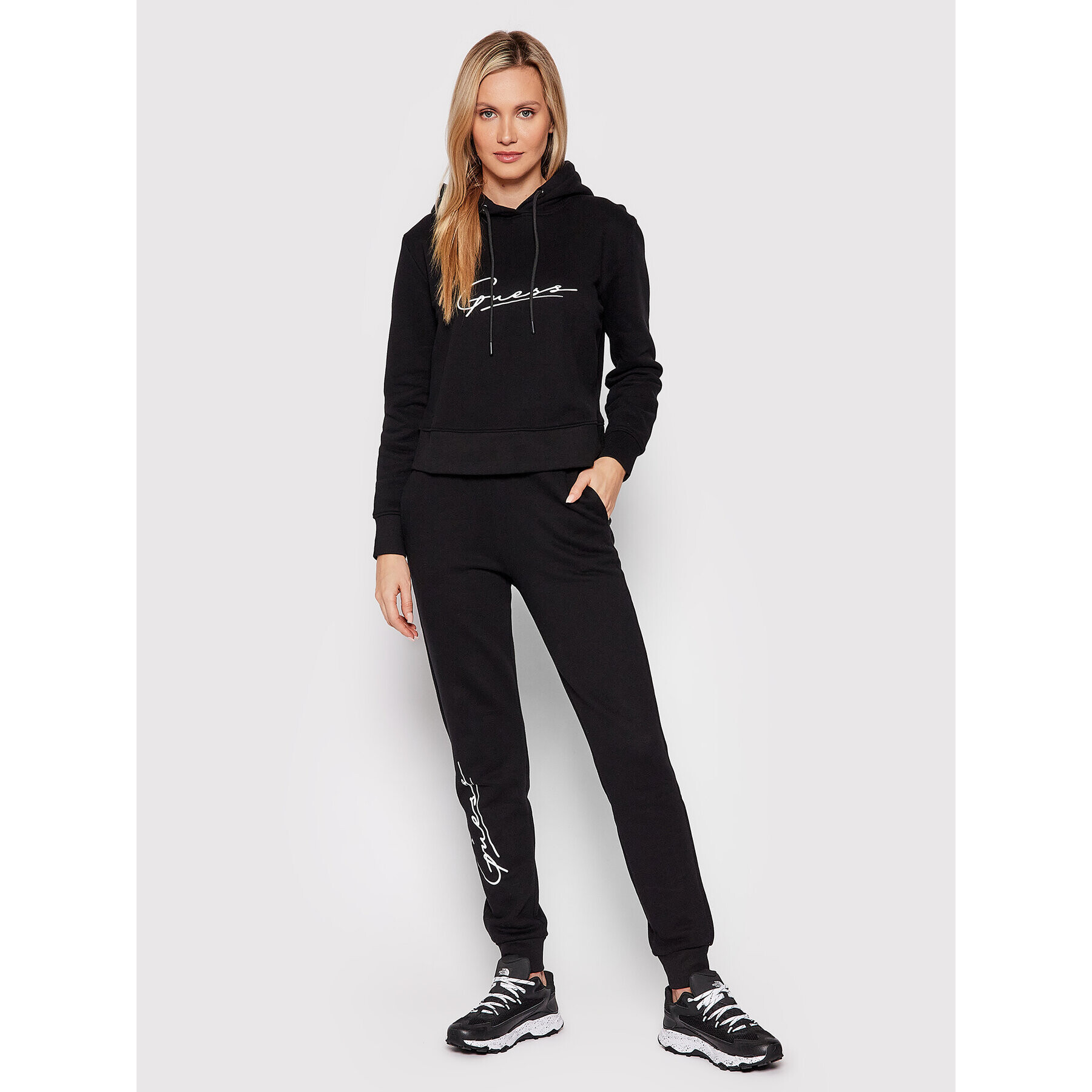 Guess Суитшърт V2RQ15 KAOR1 Черен Regular Fit - Pepit.bg