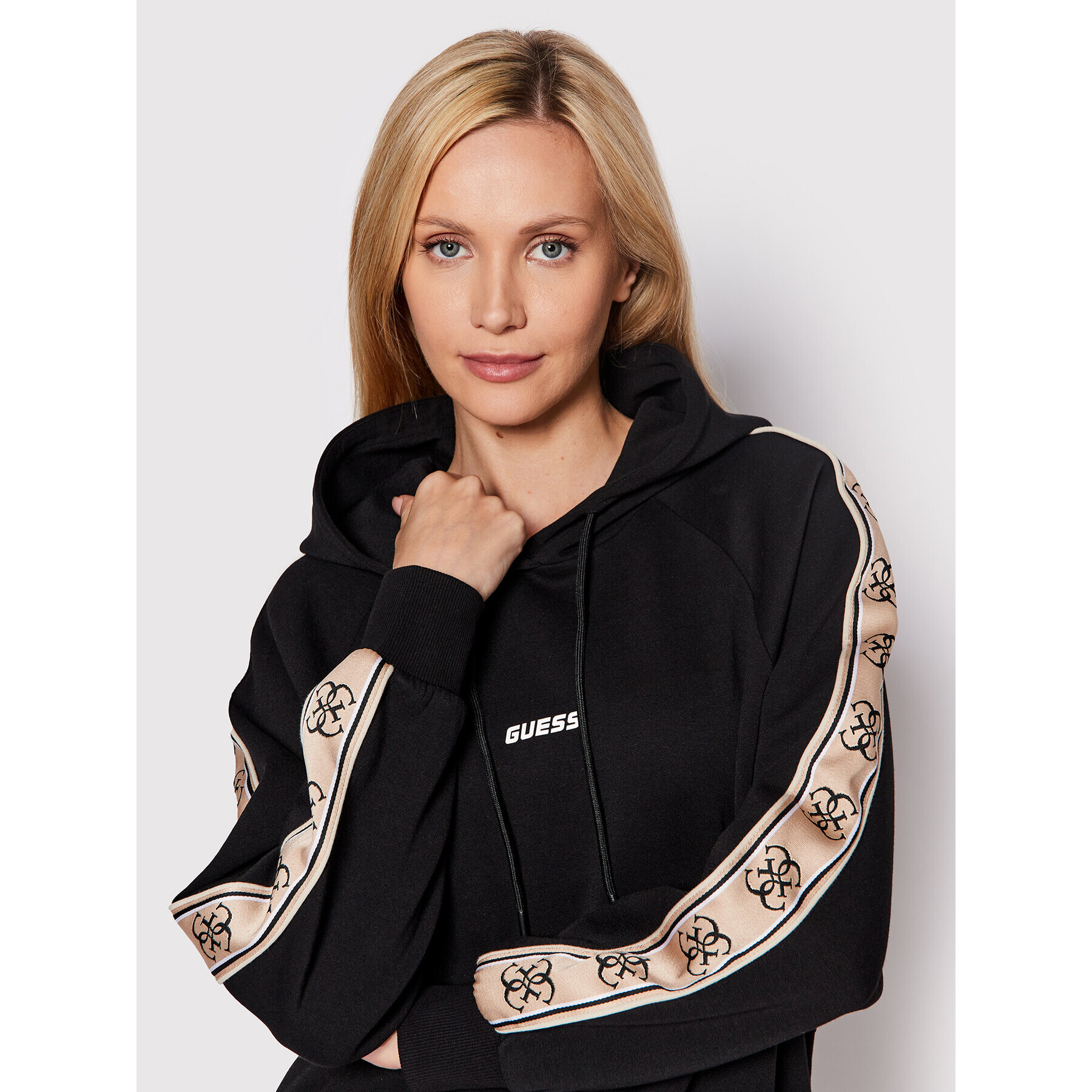 Guess Суитшърт V2YQ15 KA3P1 Черен Regular Fit - Pepit.bg