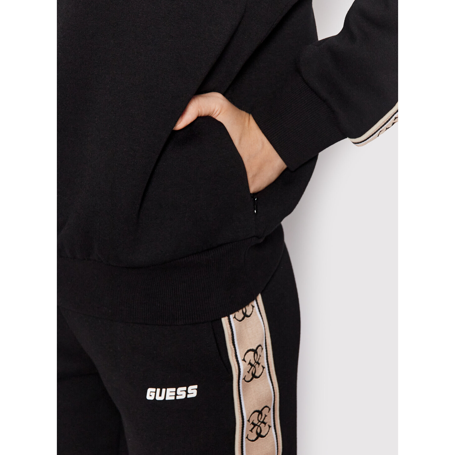 Guess Суитшърт V2YQ15 KA3P1 Черен Regular Fit - Pepit.bg