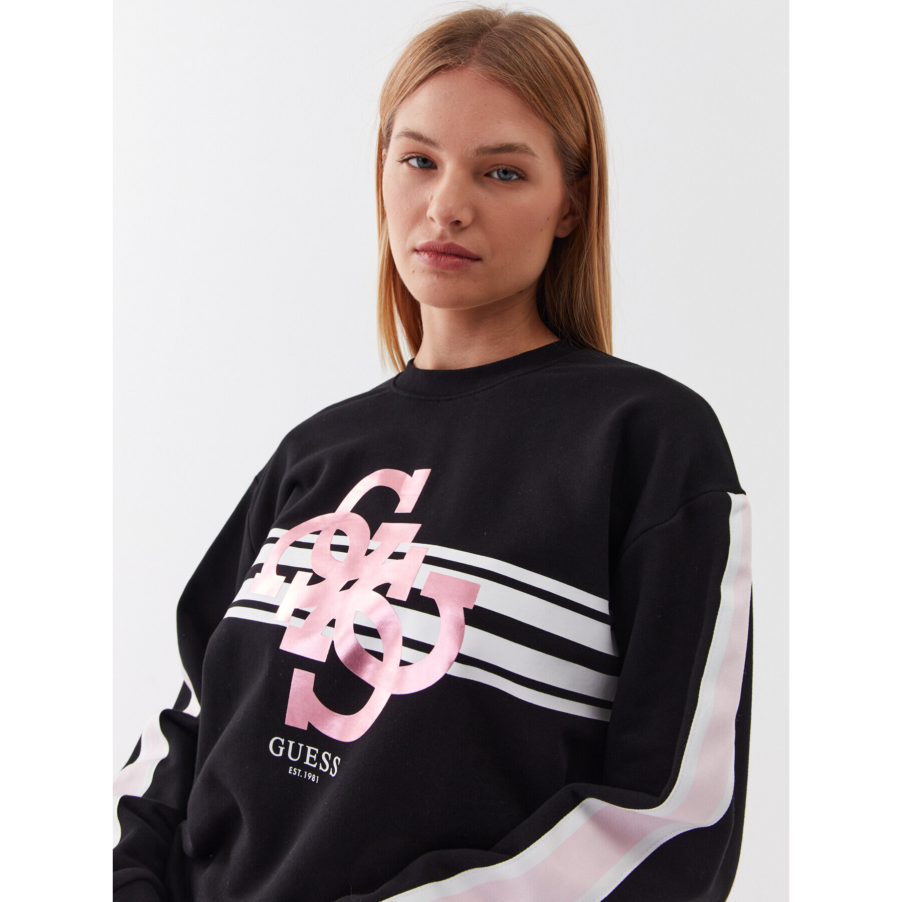 Guess Суитшърт V3YQ17 KBV71 Черен Regular Fit - Pepit.bg
