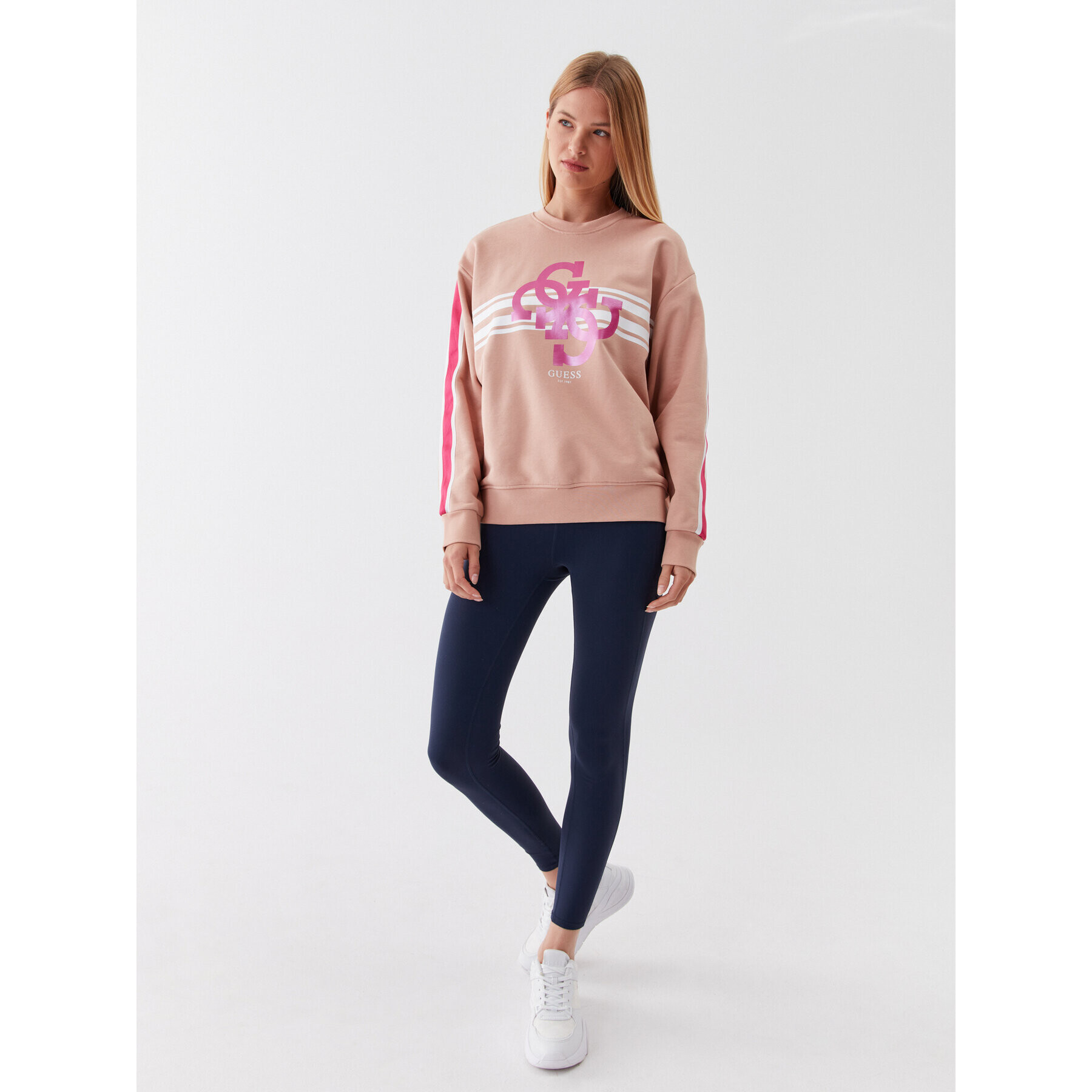 Guess Суитшърт V3YQ17 KBV71 Кафяв Regular Fit - Pepit.bg