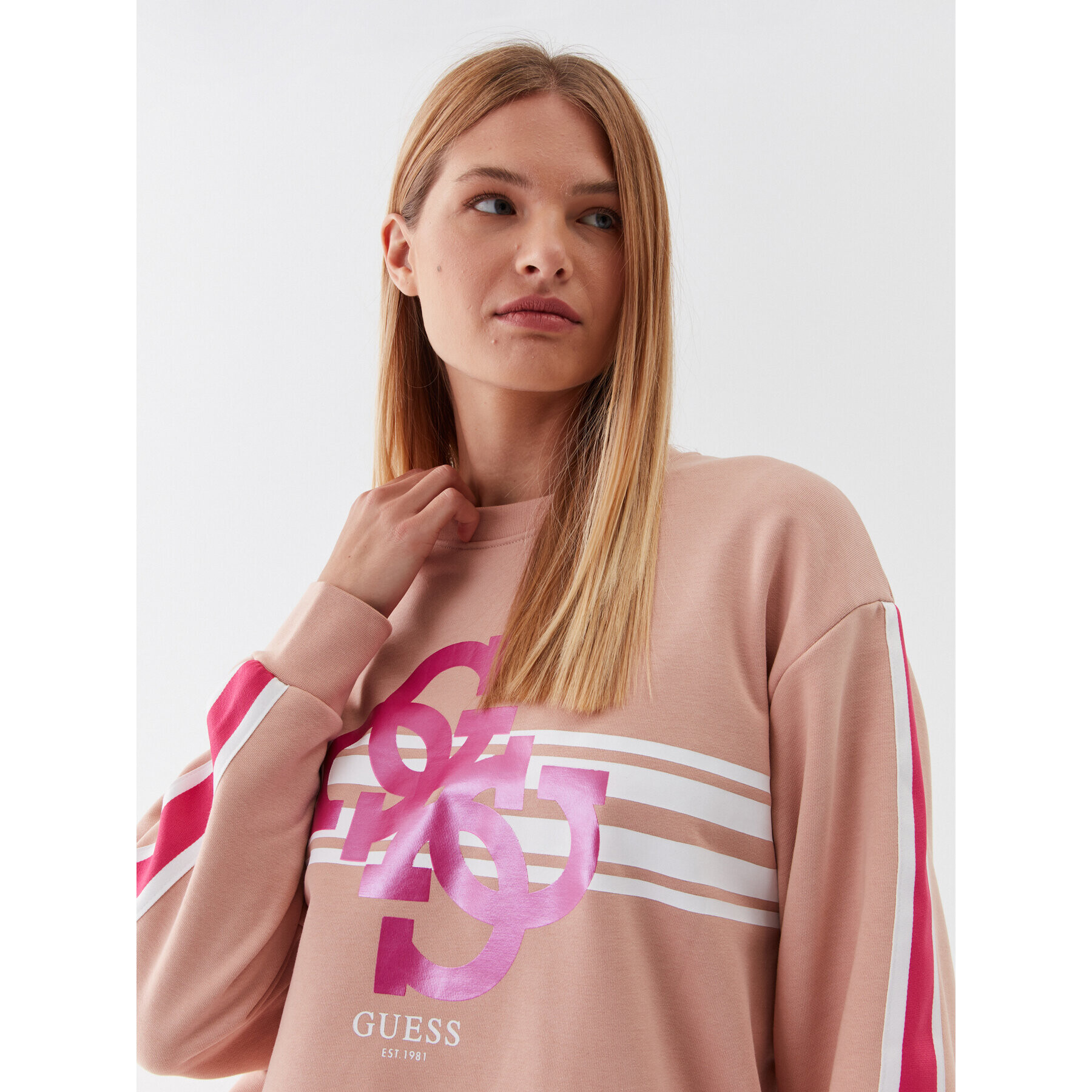 Guess Суитшърт V3YQ17 KBV71 Кафяв Regular Fit - Pepit.bg