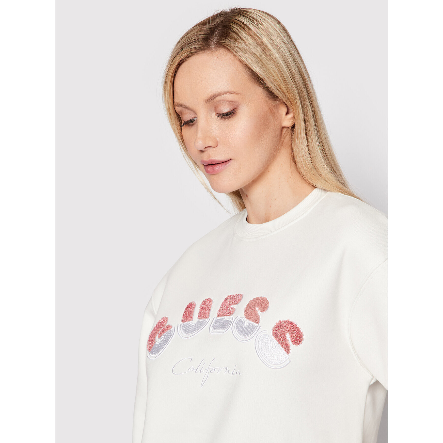 Guess Суитшърт W2YQ02 K9Z21 Бял Regular Fit - Pepit.bg