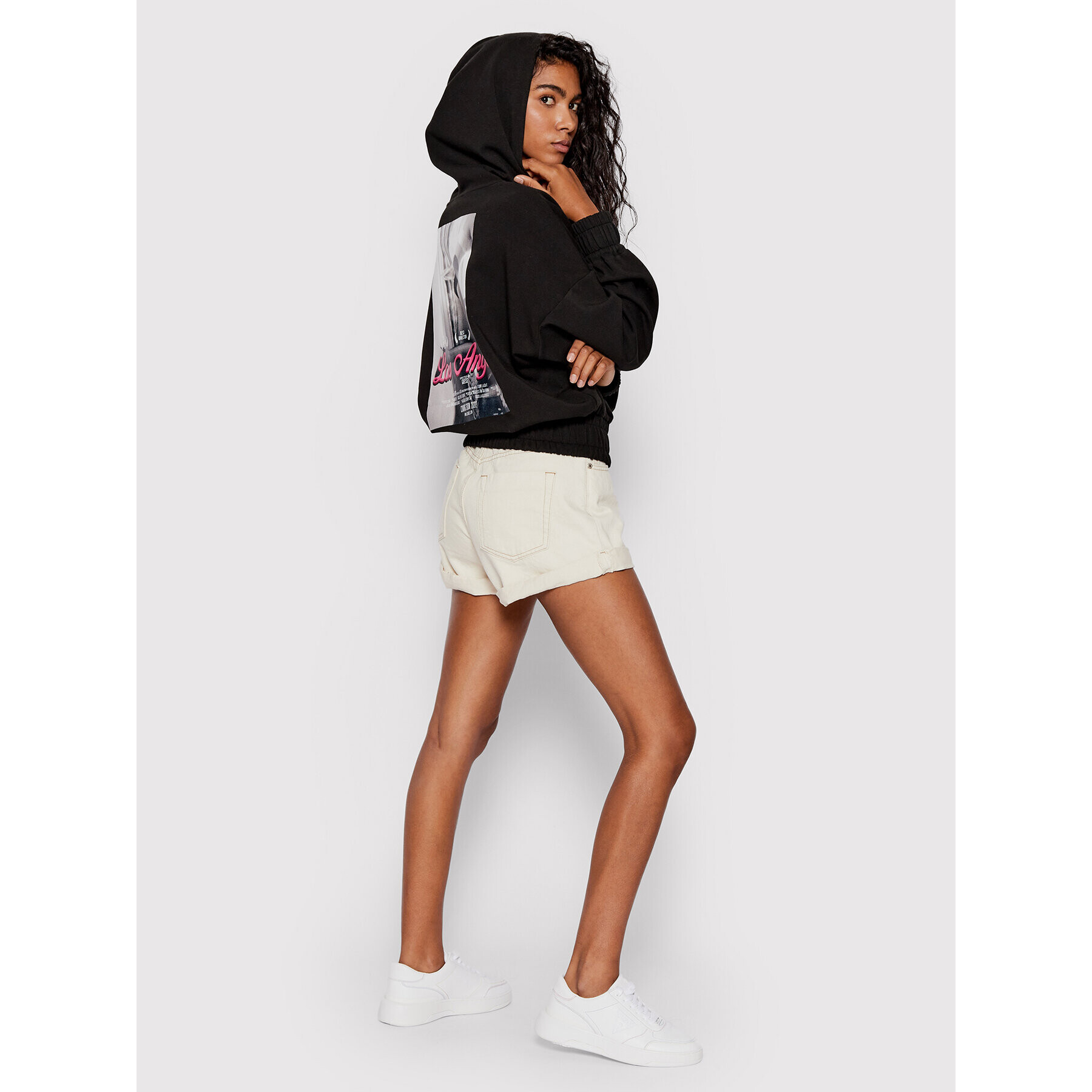 Guess Суитшърт W2YQ05 KB932 Черен Relaxed Fit - Pepit.bg