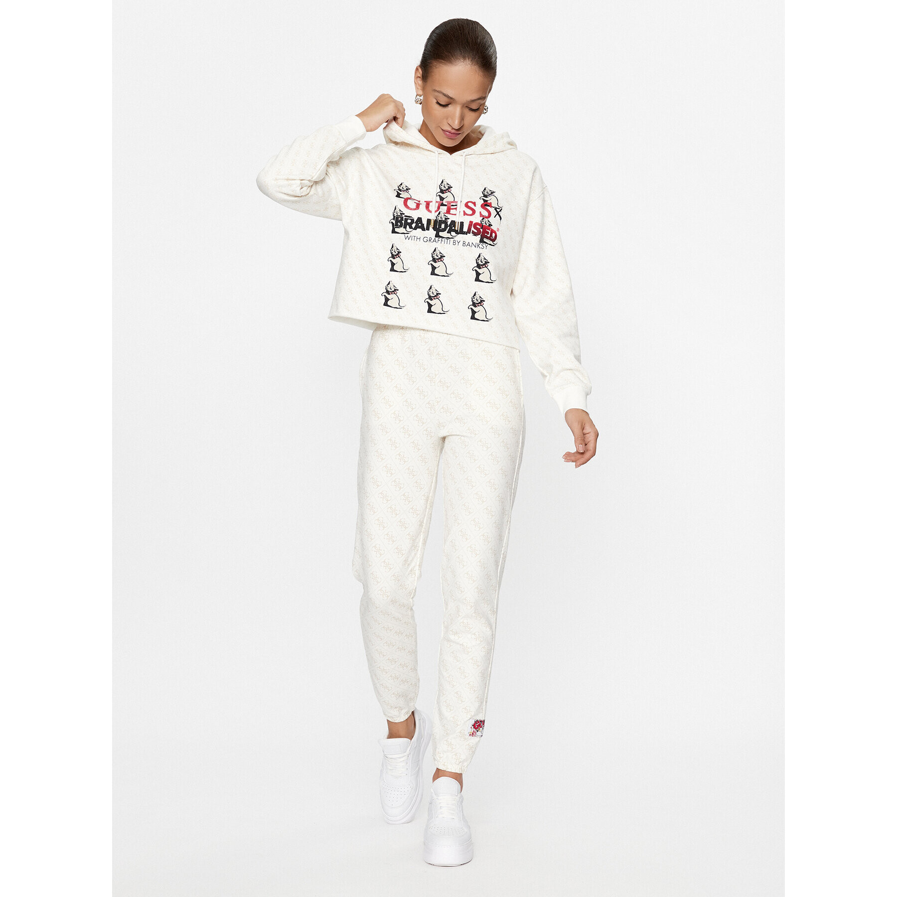 Guess Суитшърт W3BQ04 K9R31 Кафяв Regular Fit - Pepit.bg