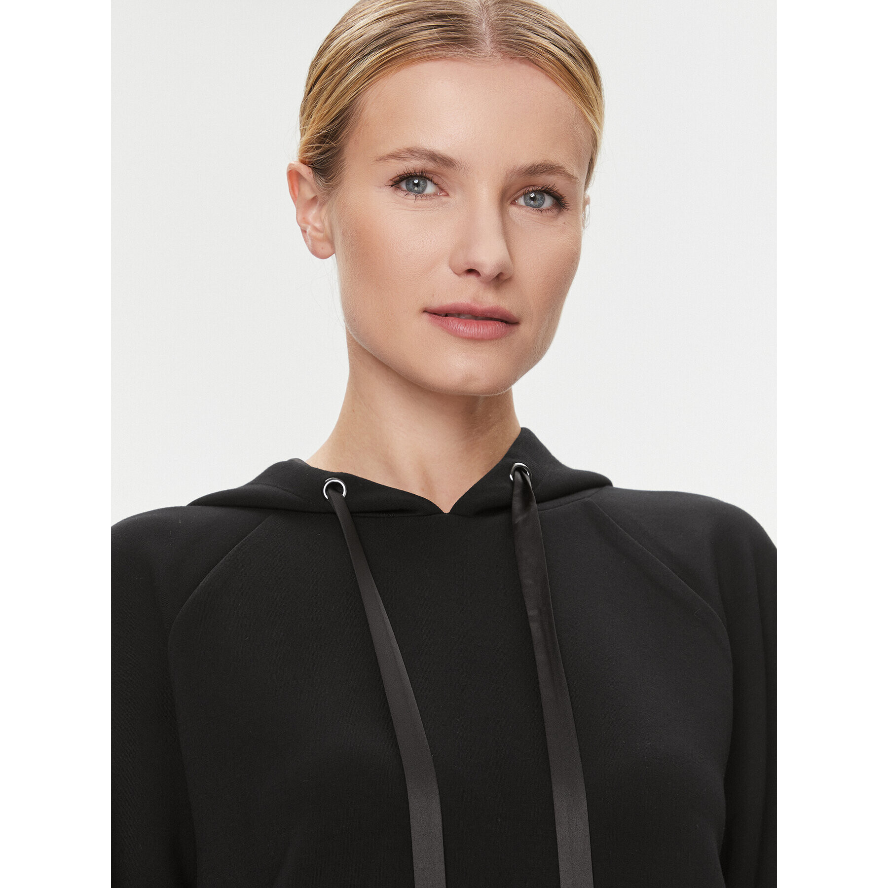 Guess Суитшърт W4RQ04 KBYE2 Черен Regular Fit - Pepit.bg