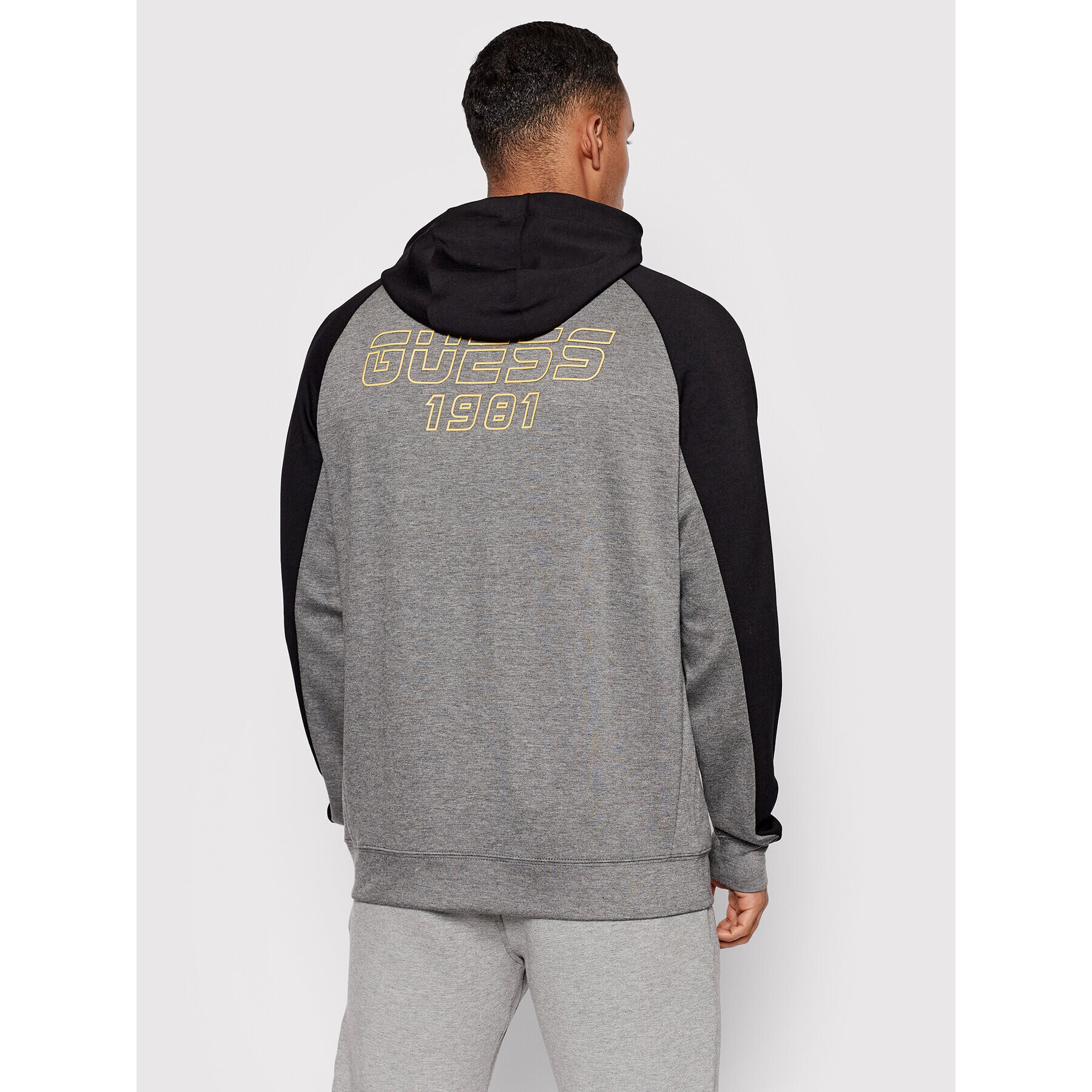 Guess Суитшърт Z2RQ05 KAYO2 Сив Regular Fit - Pepit.bg