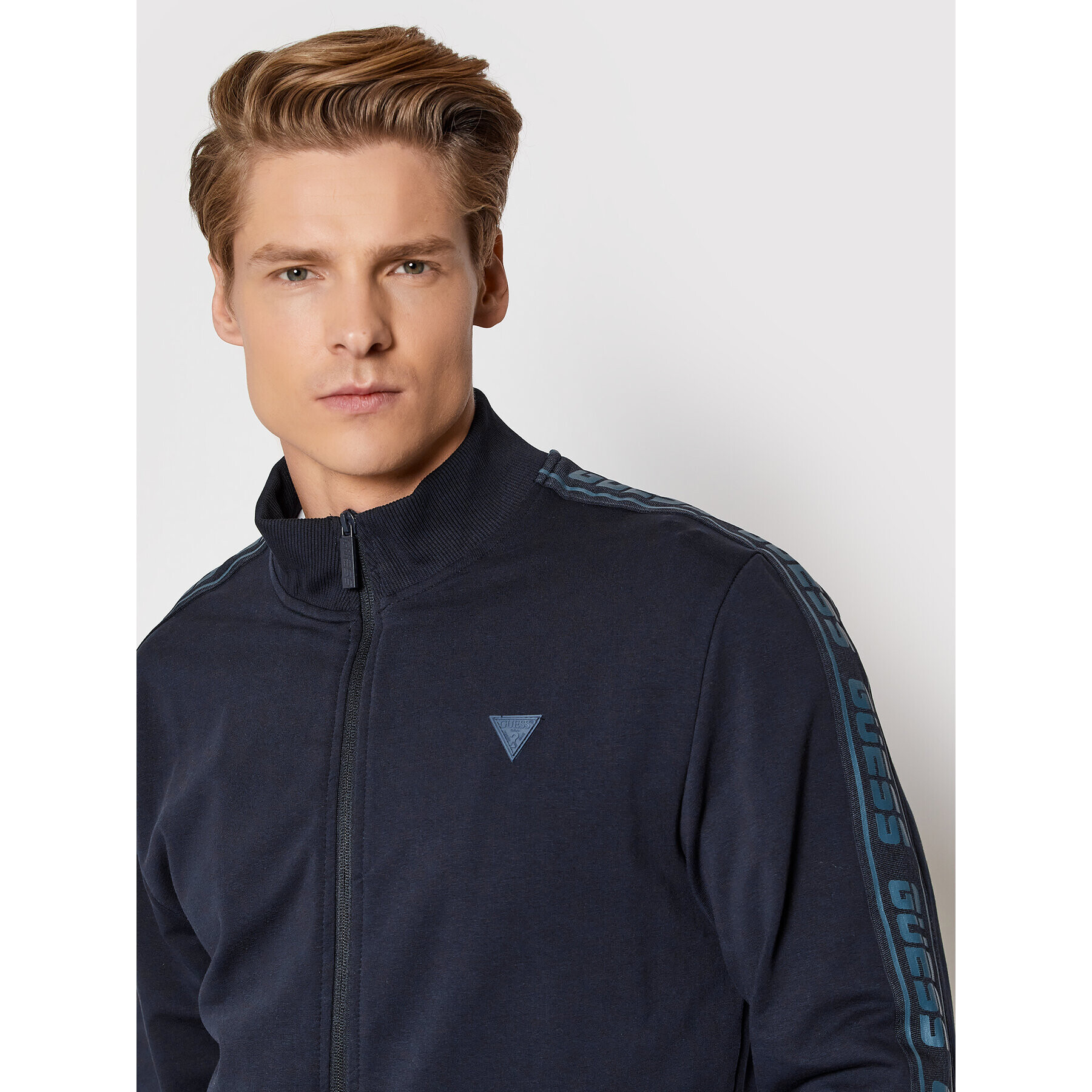 Guess Суитшърт Z2RQ17 K6ZS1 Тъмносин Regular Fit - Pepit.bg