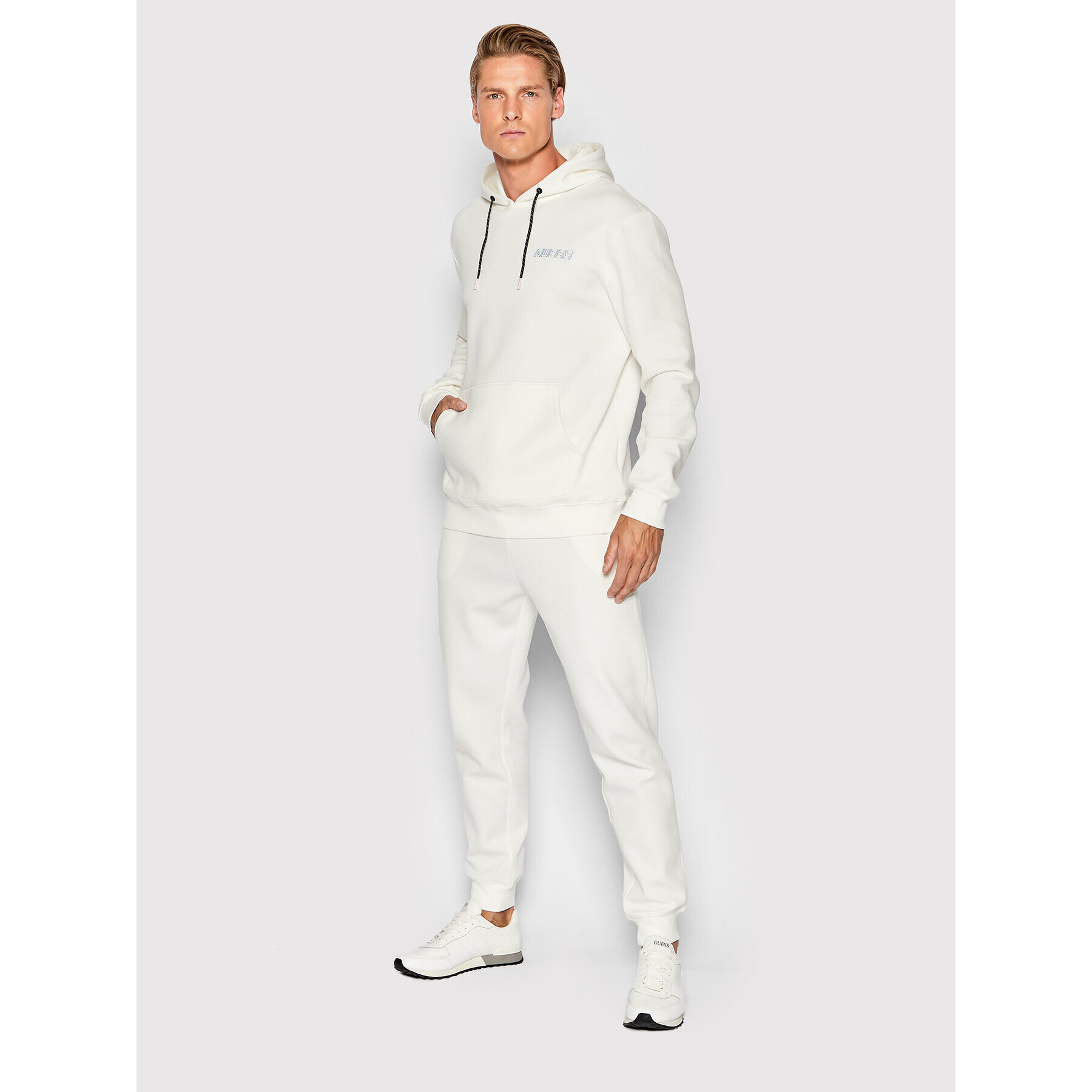 Guess Суитшърт Z2YQ01 KA3P1 Бял Regular Fit - Pepit.bg