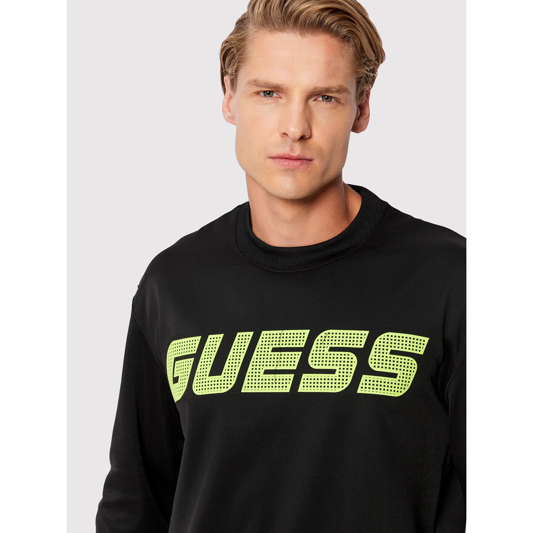 Guess Суитшърт Z2YQ17 FL04W Черен Regular Fit - Pepit.bg