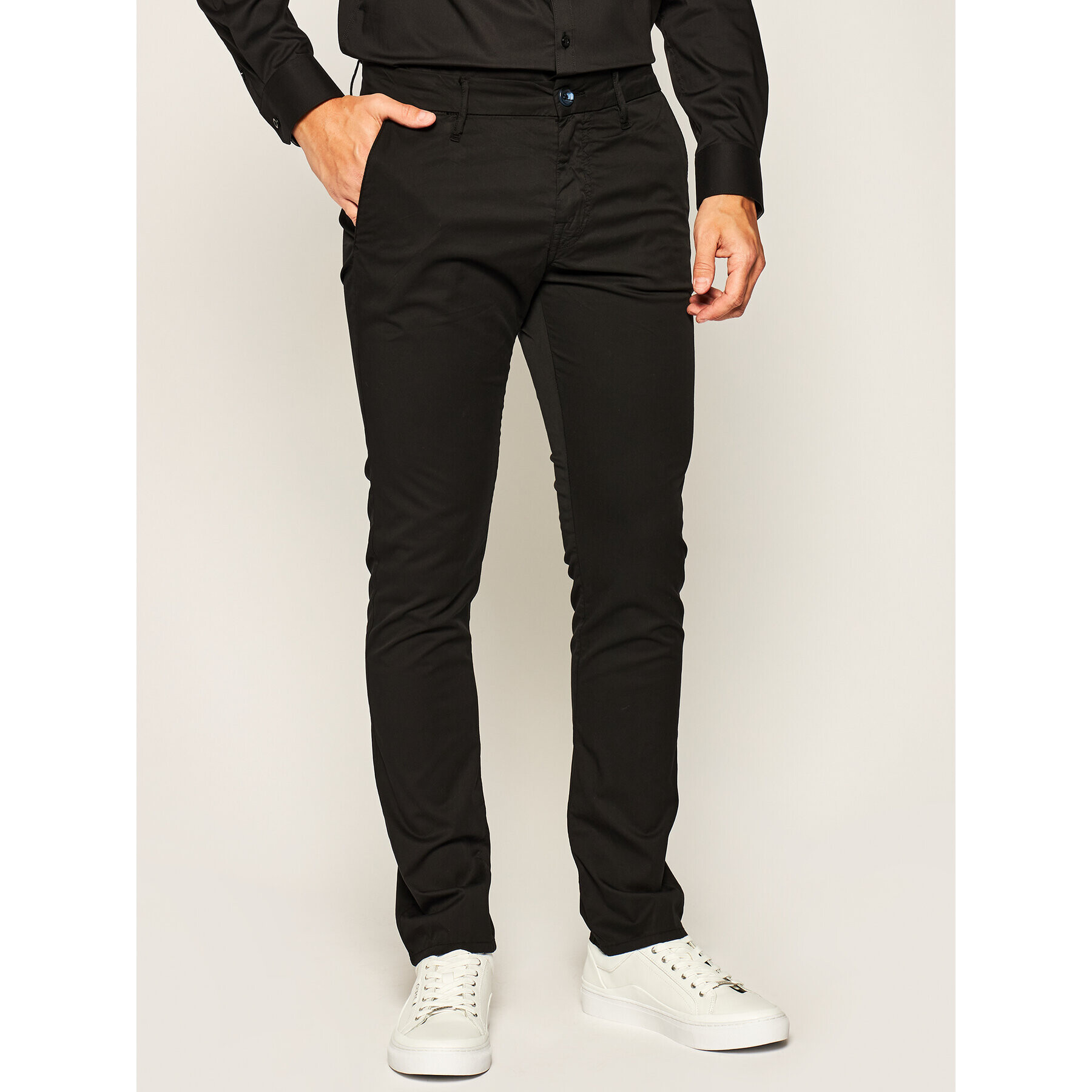 Guess Чино панталони Daniel M02B29 WCRJ1 Черен Skinny Fit - Pepit.bg