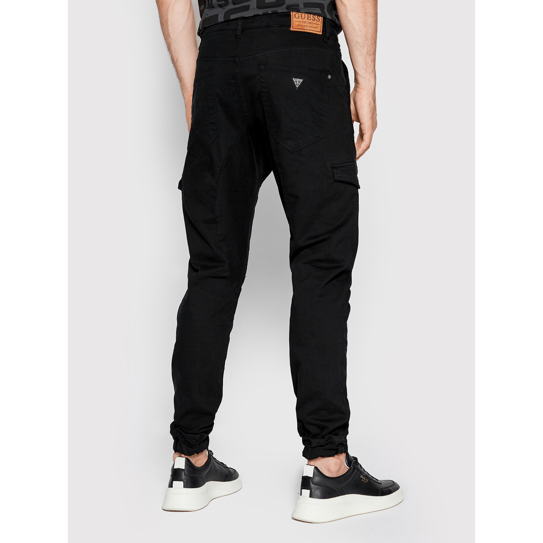 Guess Текстилни панталони M2YB17 WEOP4 Черен Slim Fit - Pepit.bg