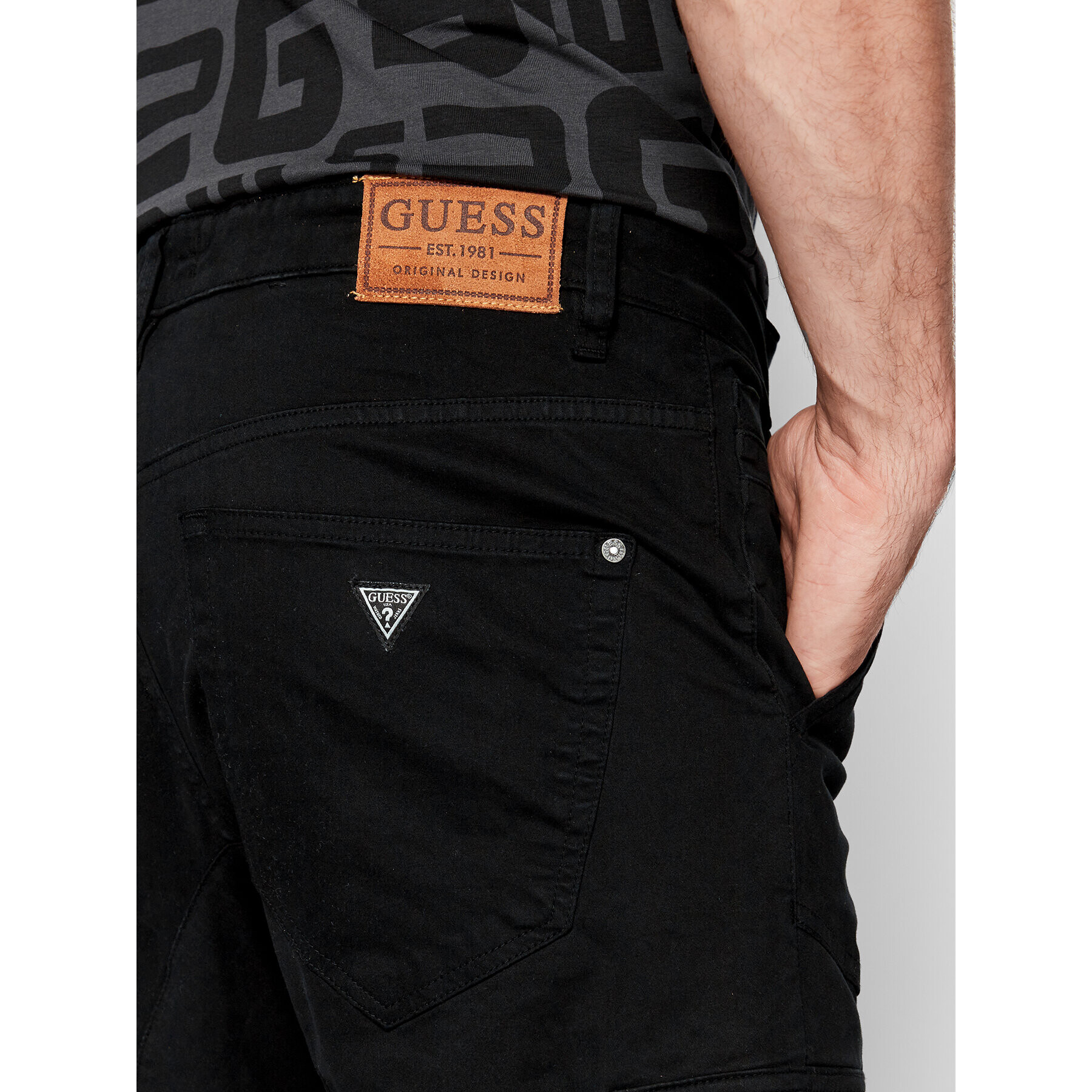 Guess Текстилни панталони M2YB17 WEOP4 Черен Slim Fit - Pepit.bg