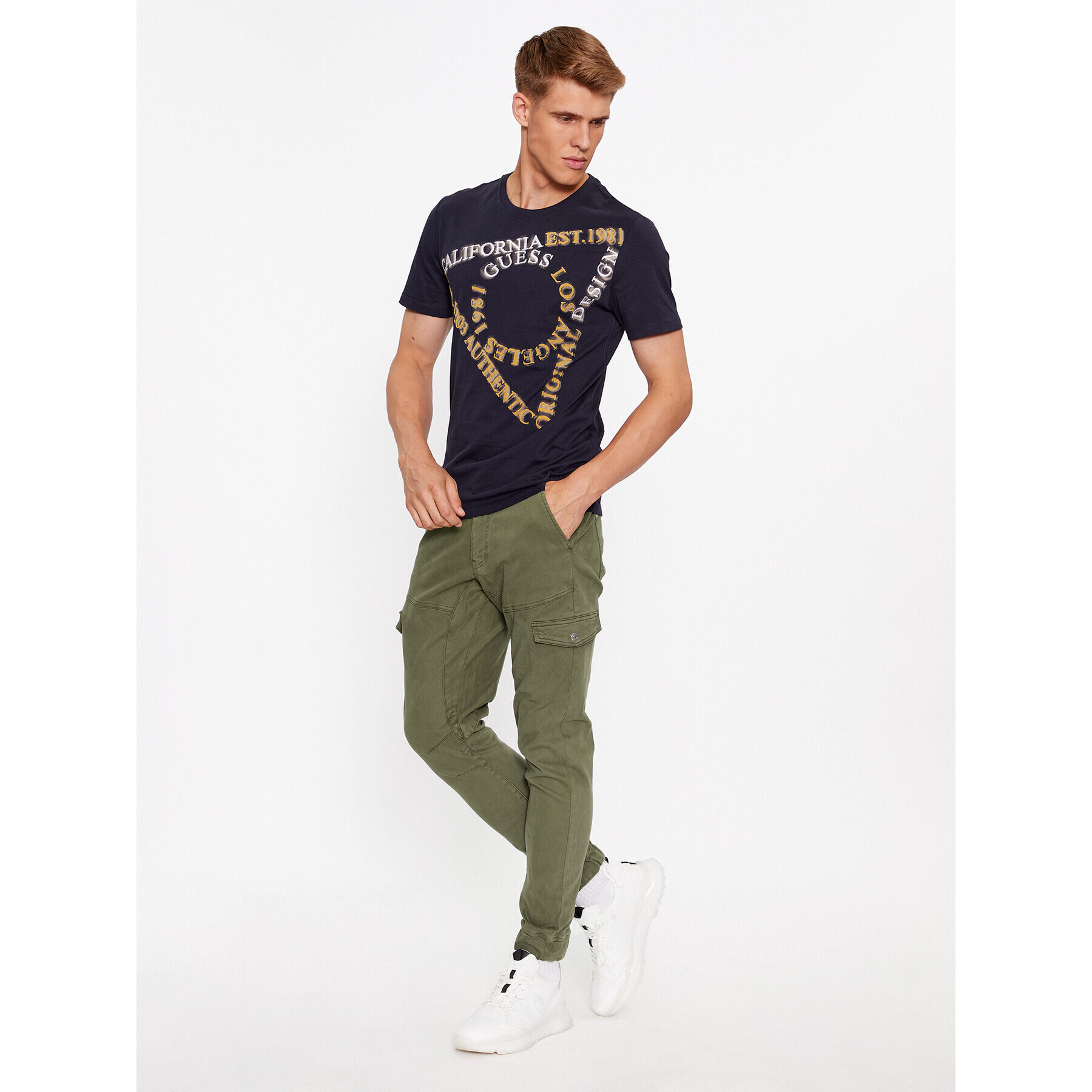 Guess Текстилни панталони M3BB17 WFPQA Зелен Slim Fit - Pepit.bg