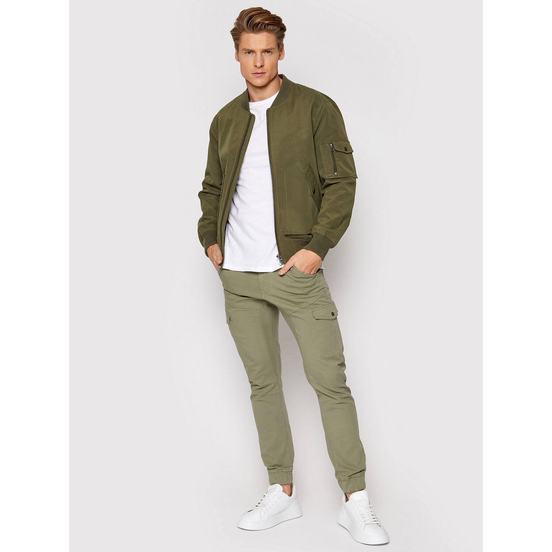 Guess Текстилни панталони New Combat M2RB17 WEDW1 Зелен Slim Fit - Pepit.bg