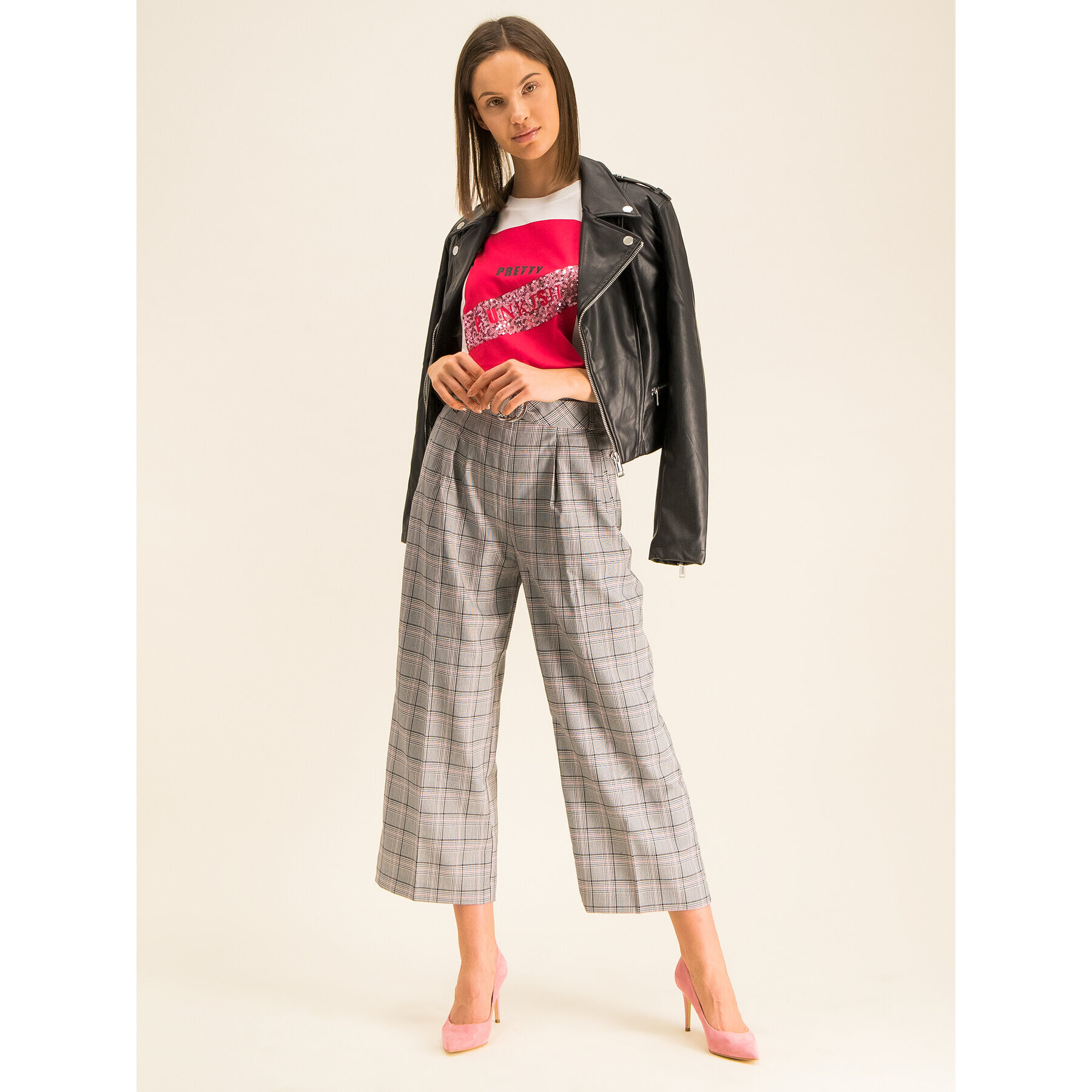 Guess Текстилни панталони Sarah W01B87 WCNF0 Сив Regular Fit - Pepit.bg